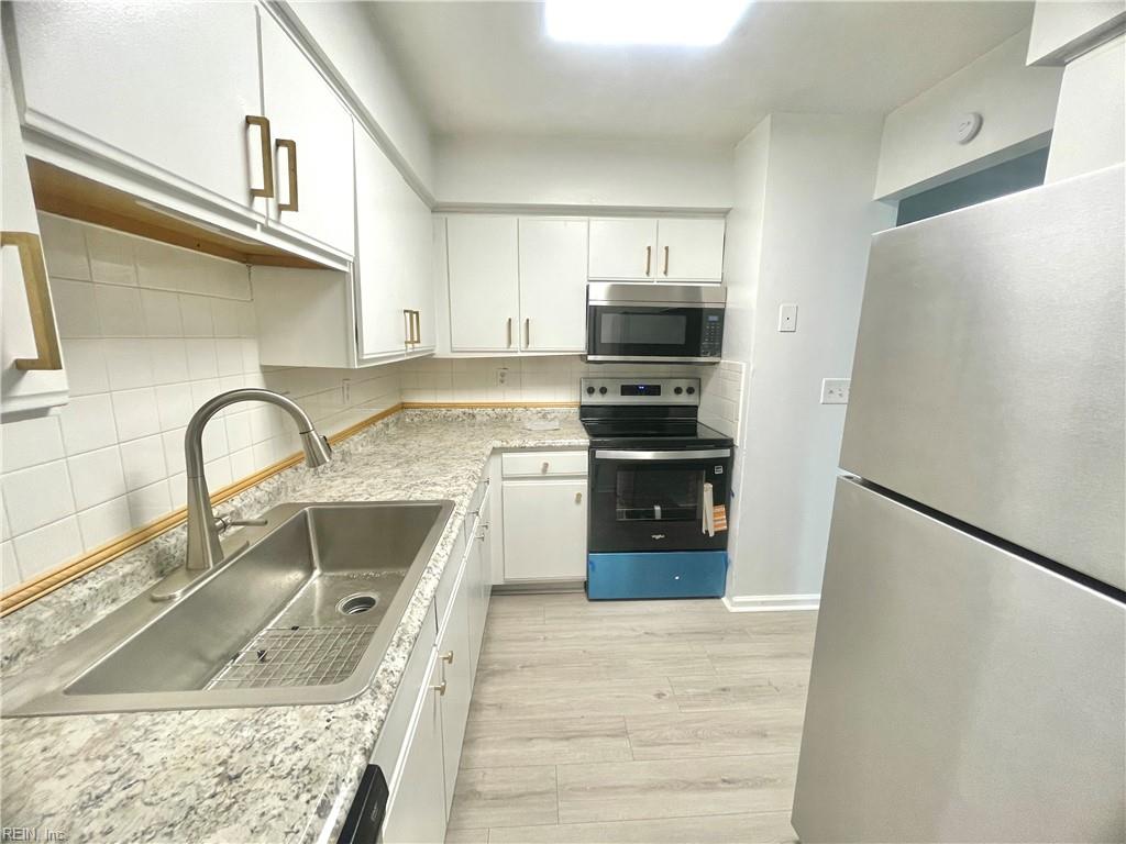 835 Little Bay AVE 32/D