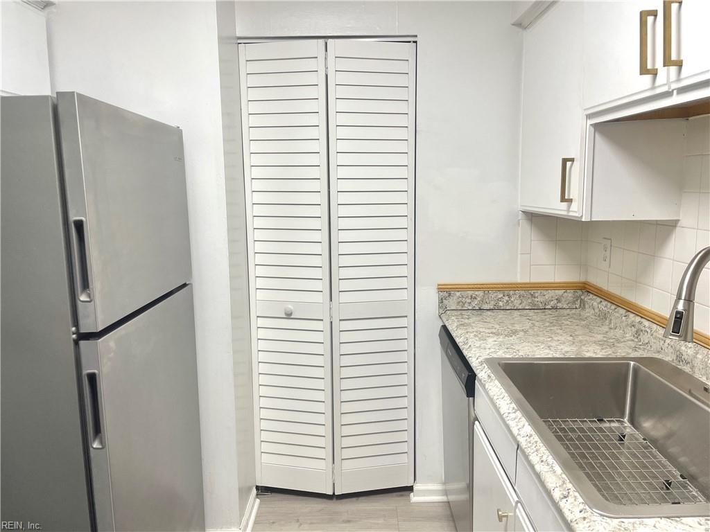 835 Little Bay Avenue AVE 32/D