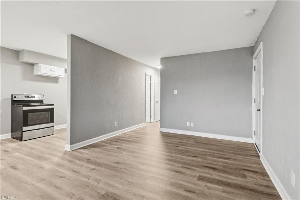 2504 Leo ST 2