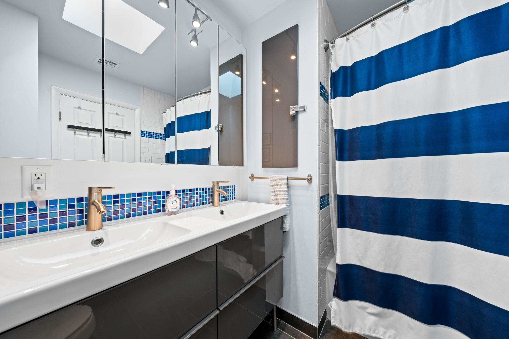5414 Central Avenue Unit: 2nd floor