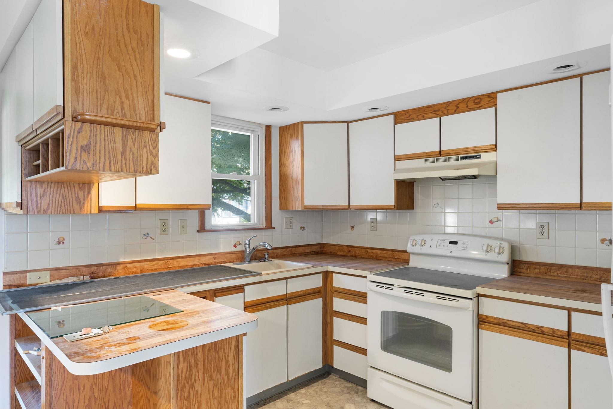 521 E Tampa