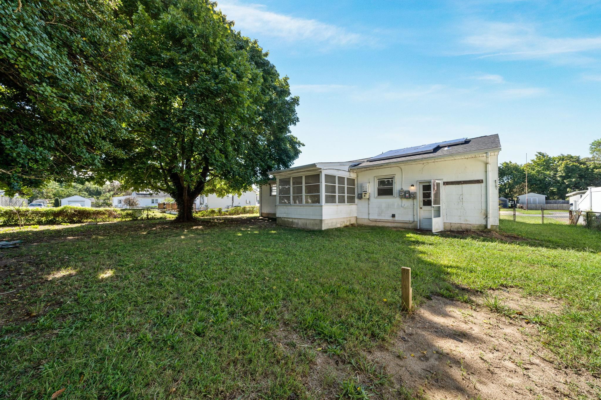521 E Tampa