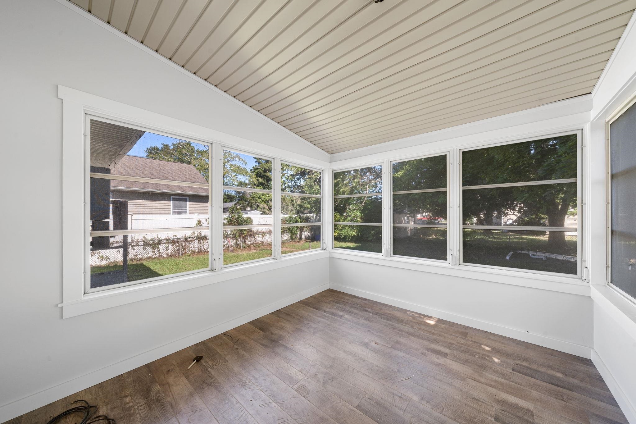 521 E Tampa