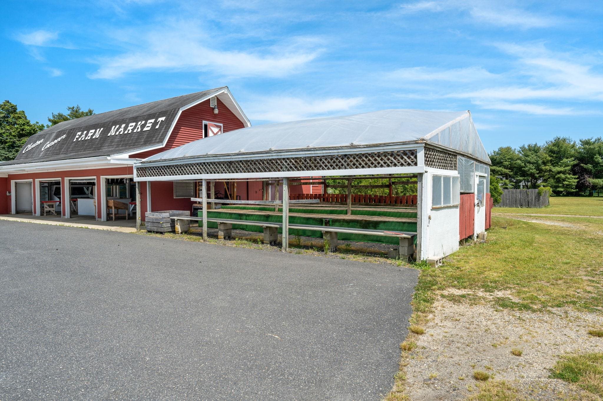 1752 Route 9 N