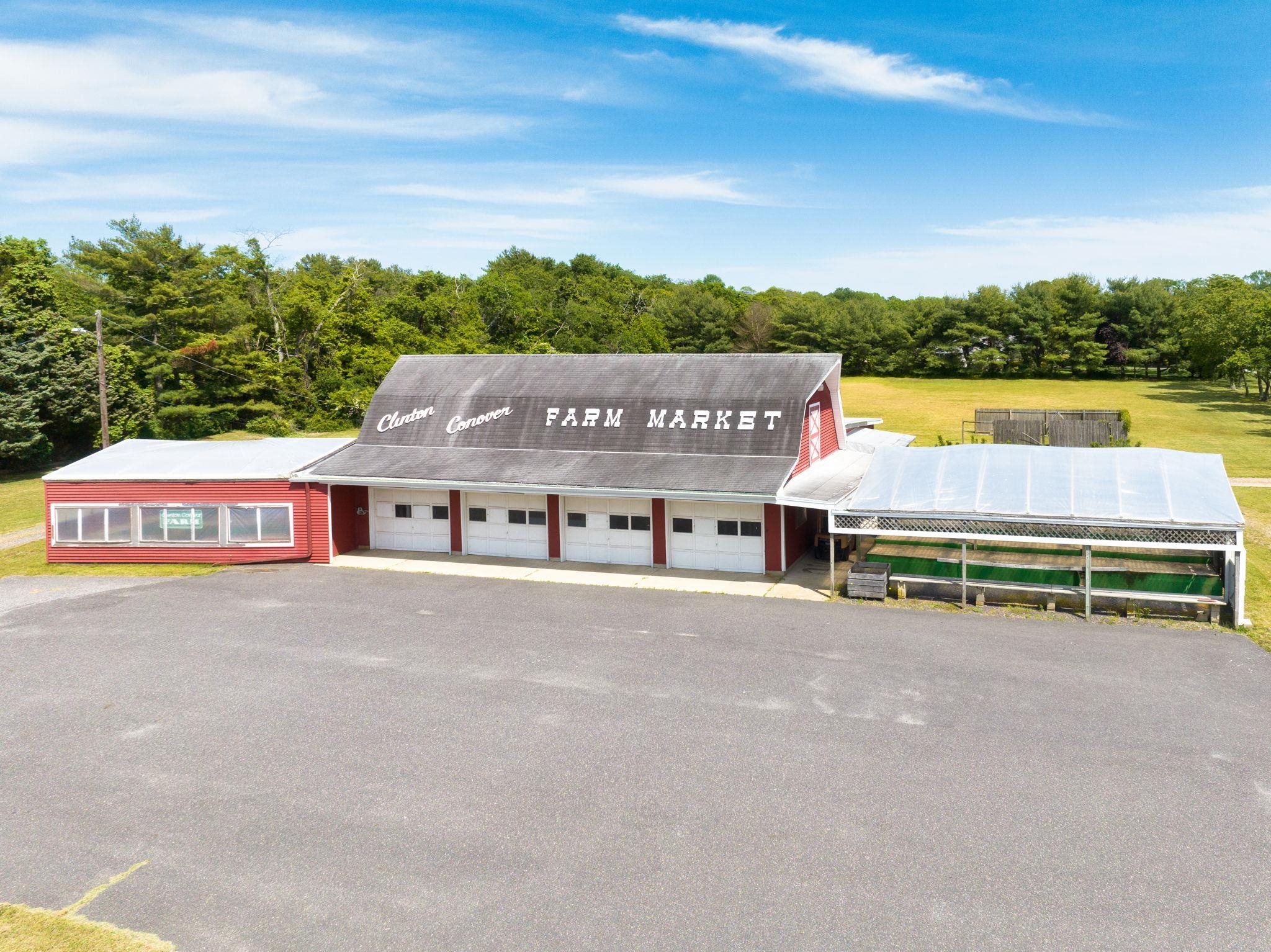 1752 Route 9 N