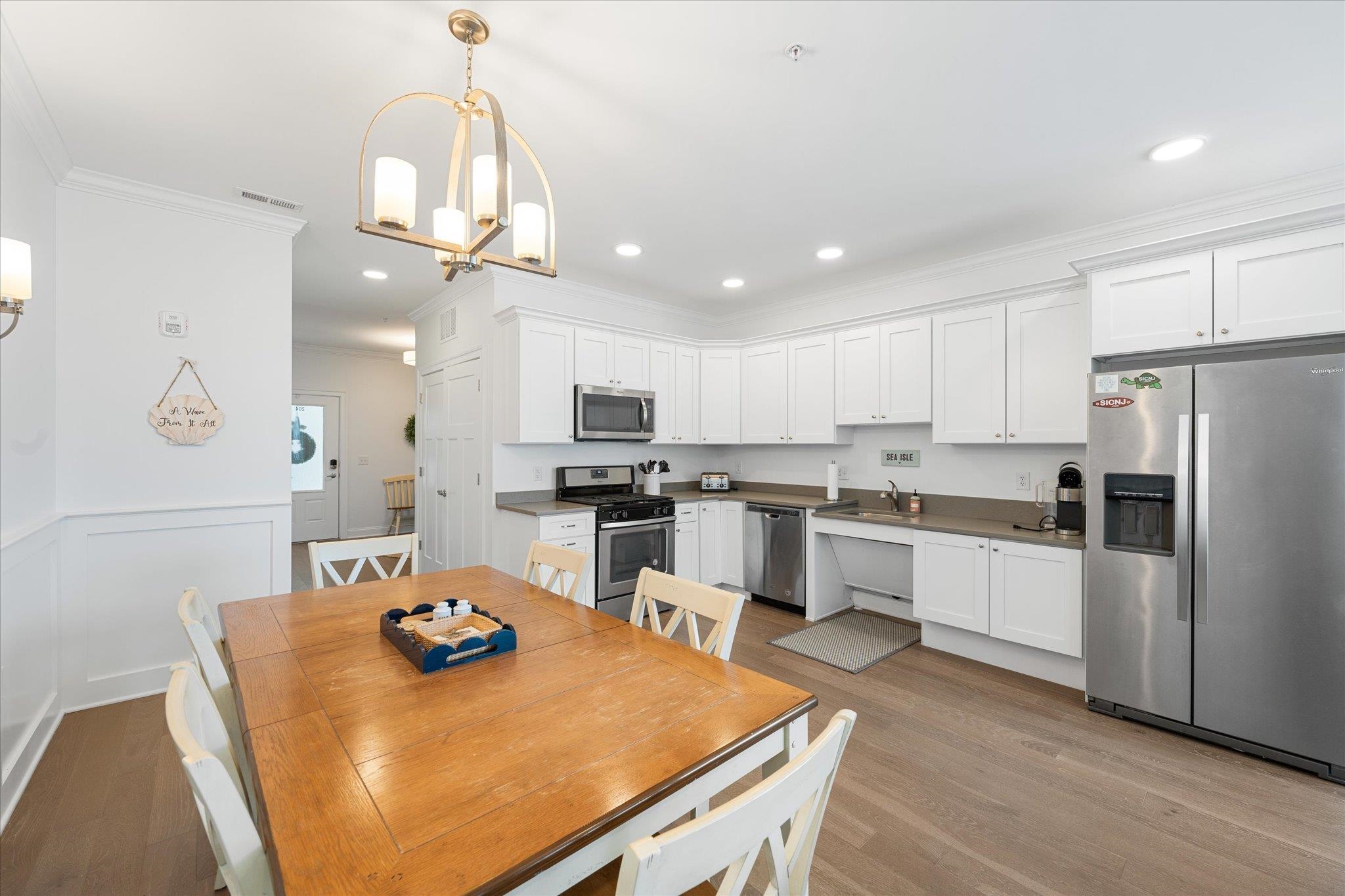 8609 Landis Avenue Unit: 204