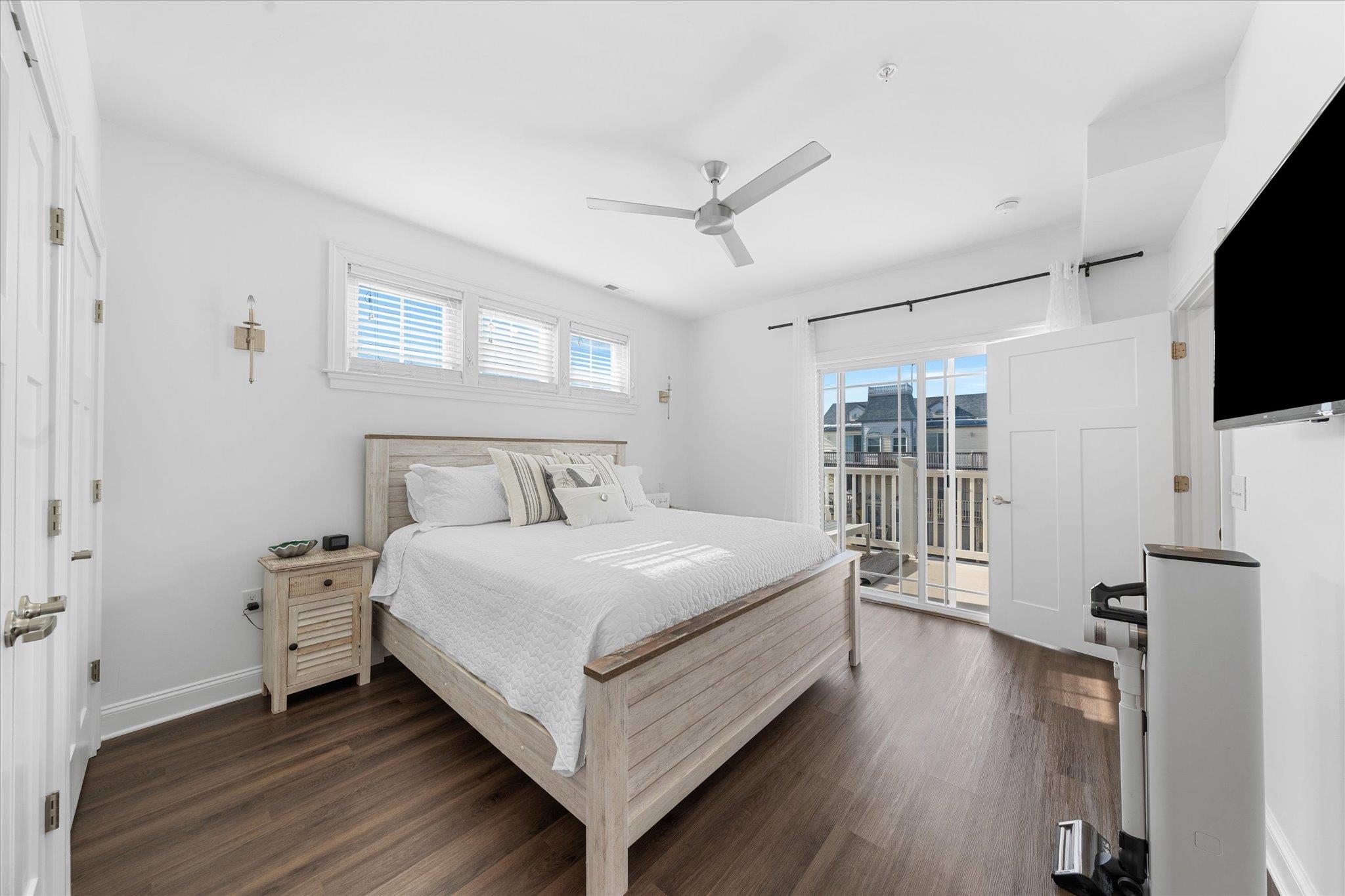 8609 Landis Avenue Unit: 204