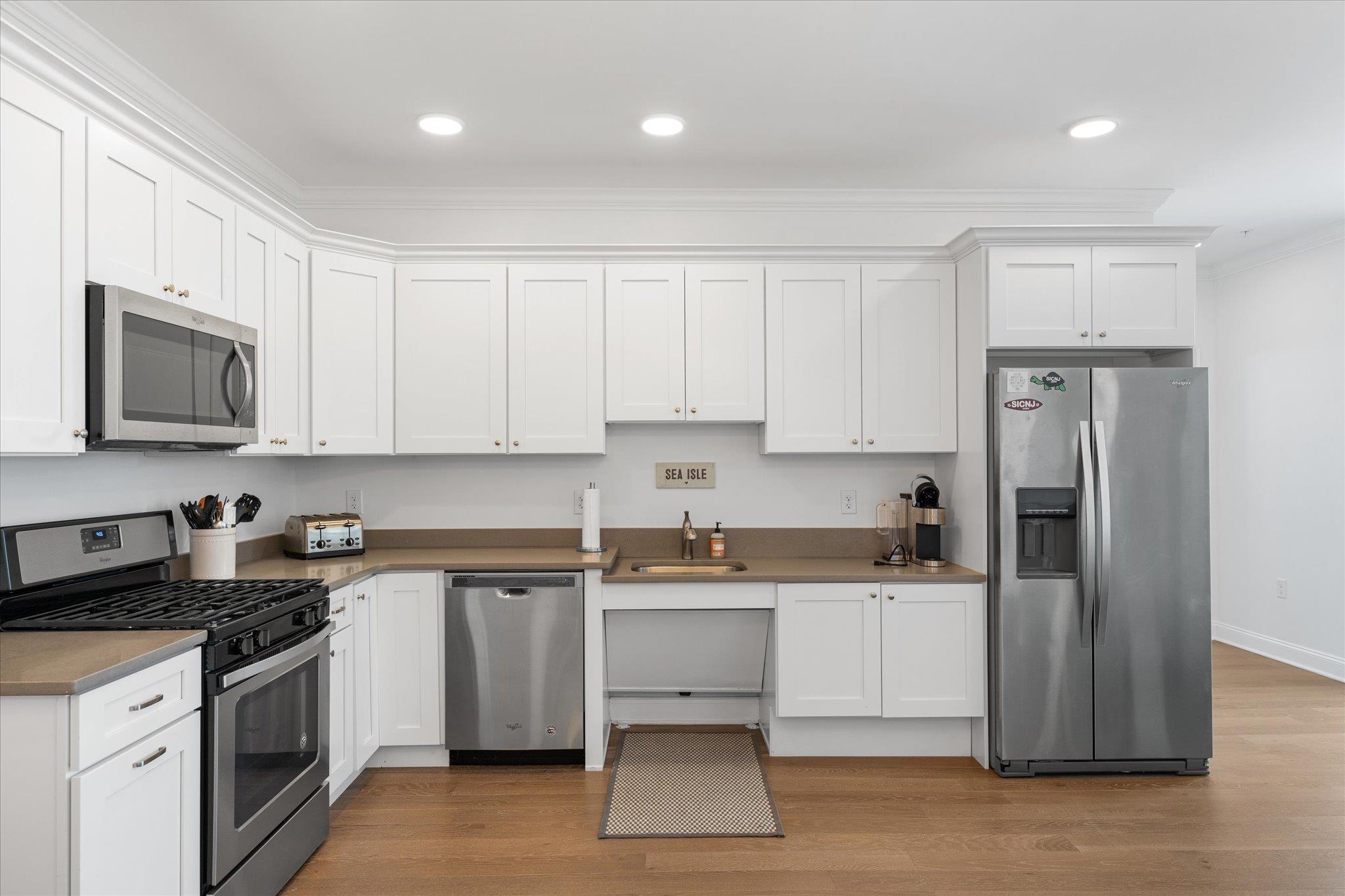 8609 Landis Avenue Unit: 204