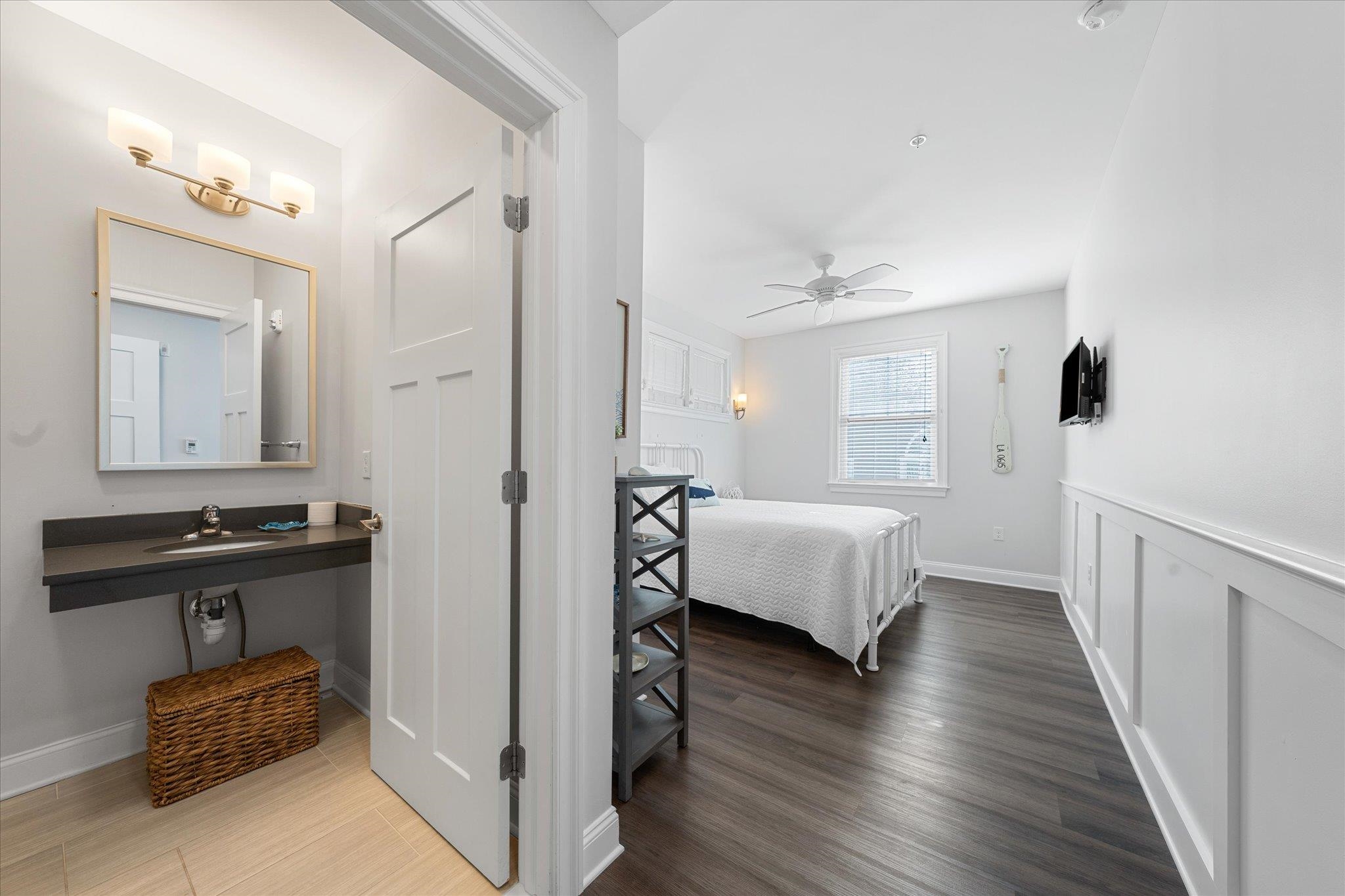 8609 Landis Avenue Unit: 204