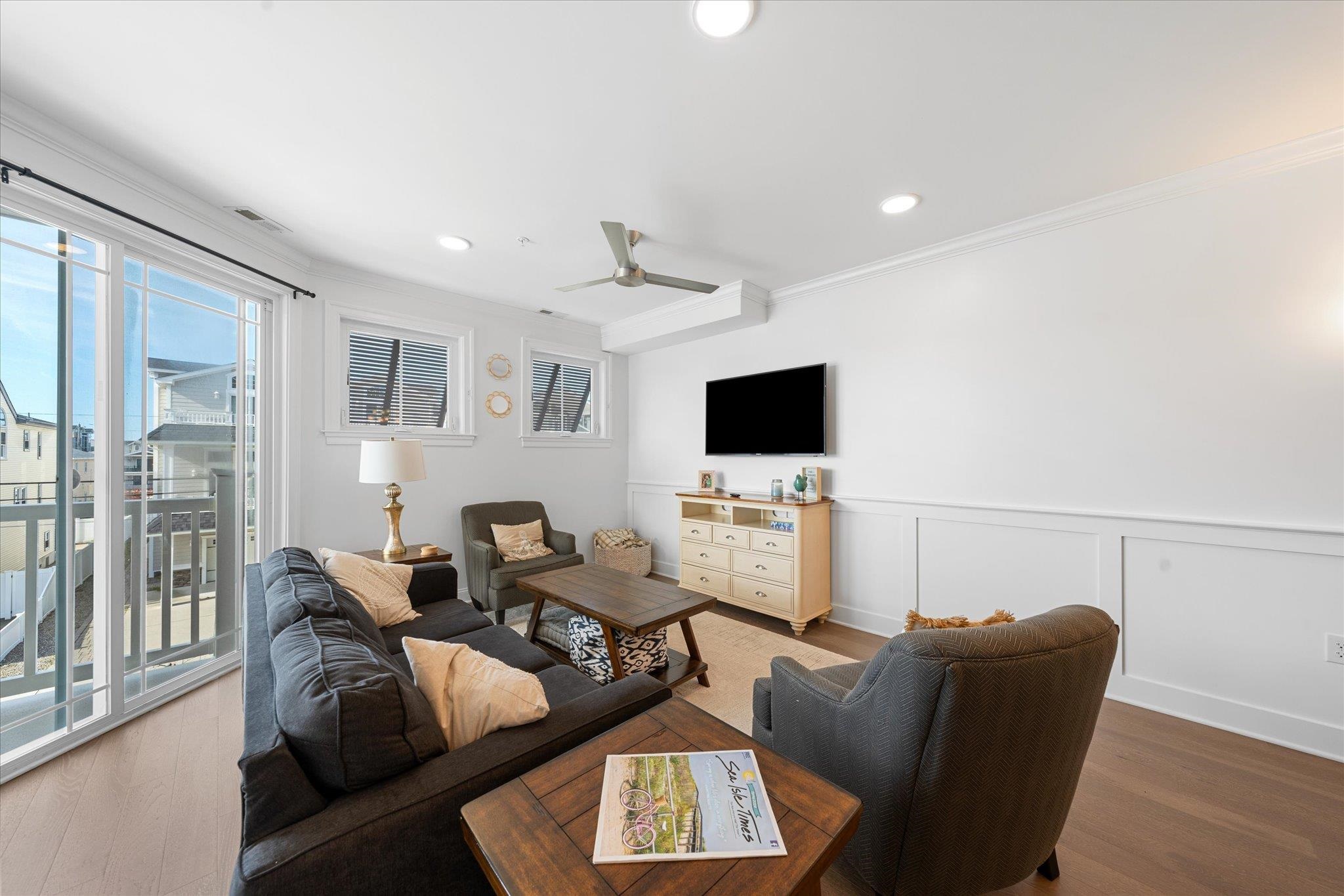 8609 Landis Avenue Unit: 204