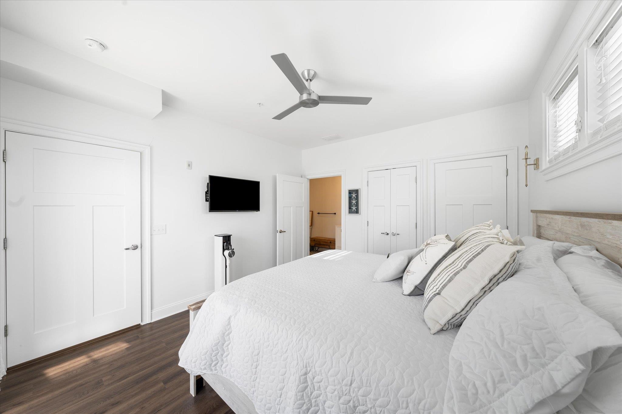 8609 Landis Avenue Unit: 204