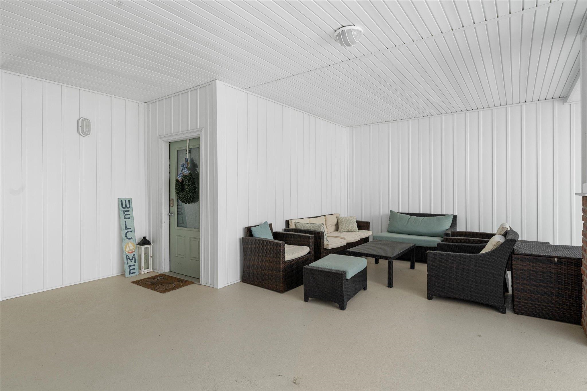 8609 Landis Avenue Unit: 204