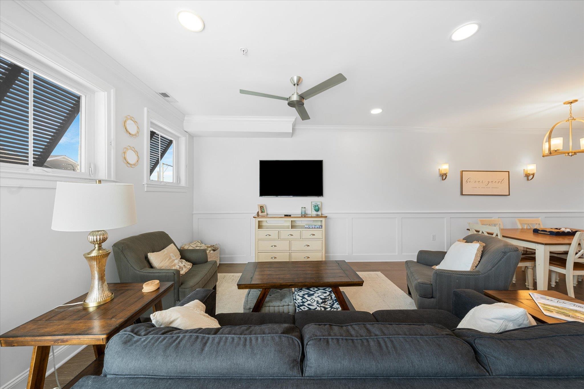 8609 Landis Avenue Unit: 204