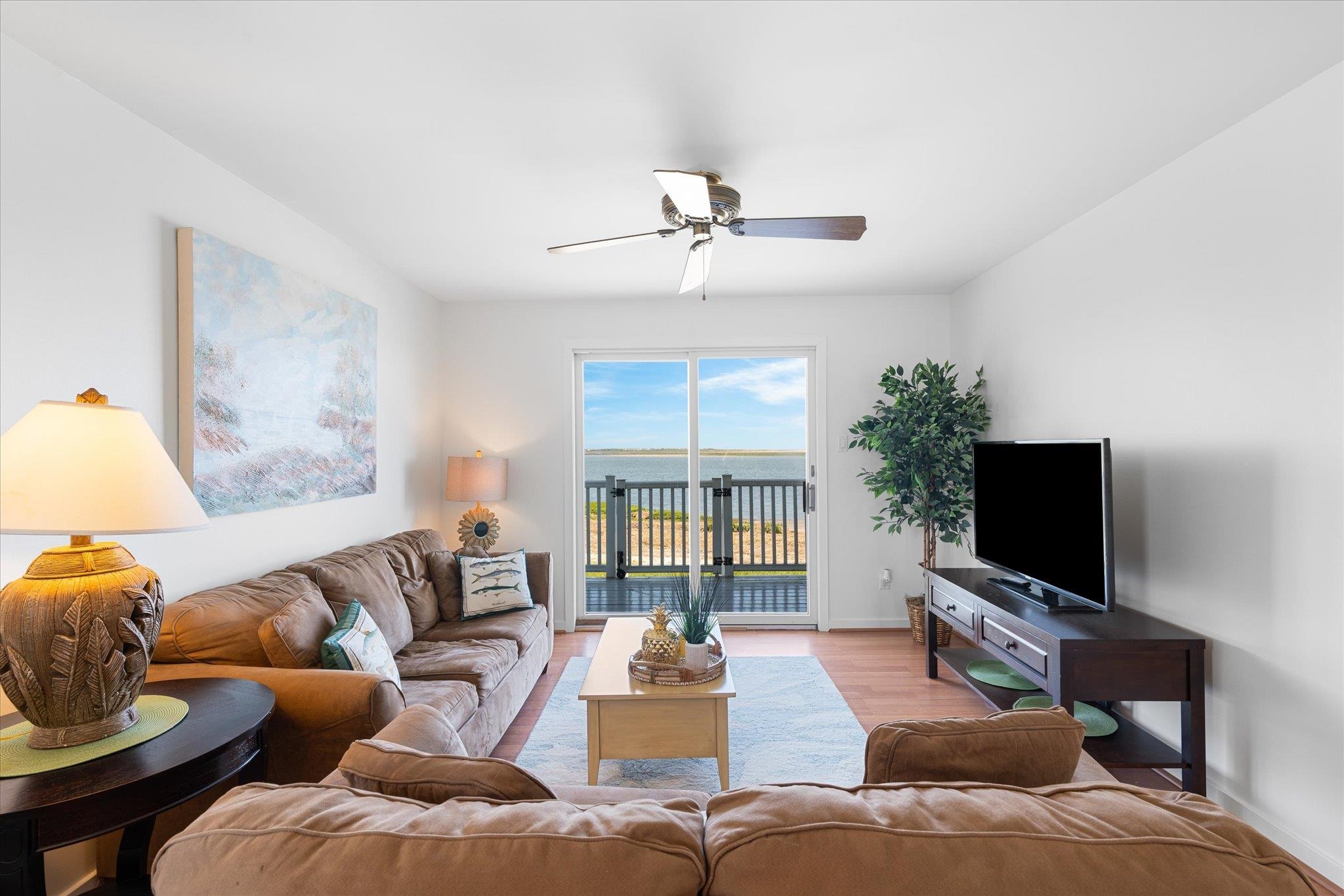 400 E Marina Court Unit: 105B