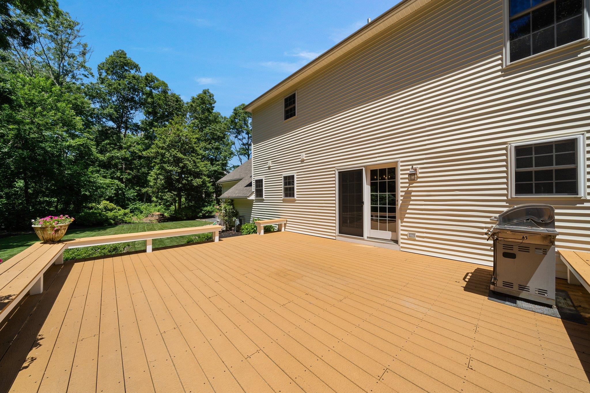 28 W Woodland Avenue