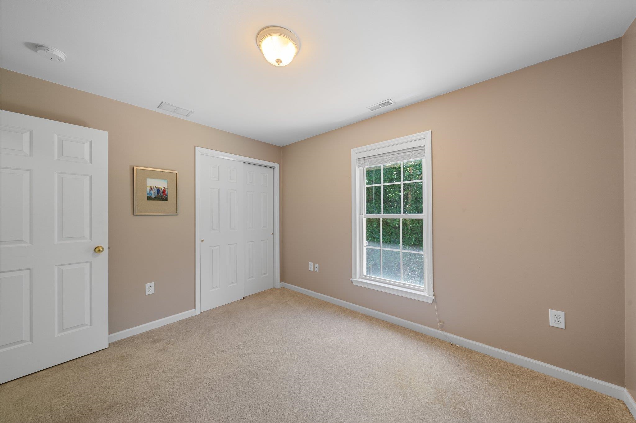 28 W Woodland Avenue
