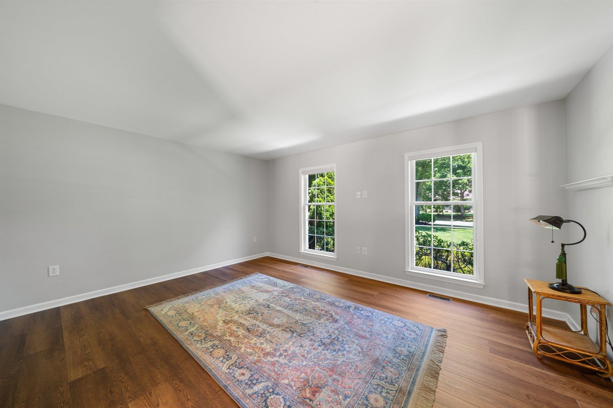 28 W Woodland Avenue
