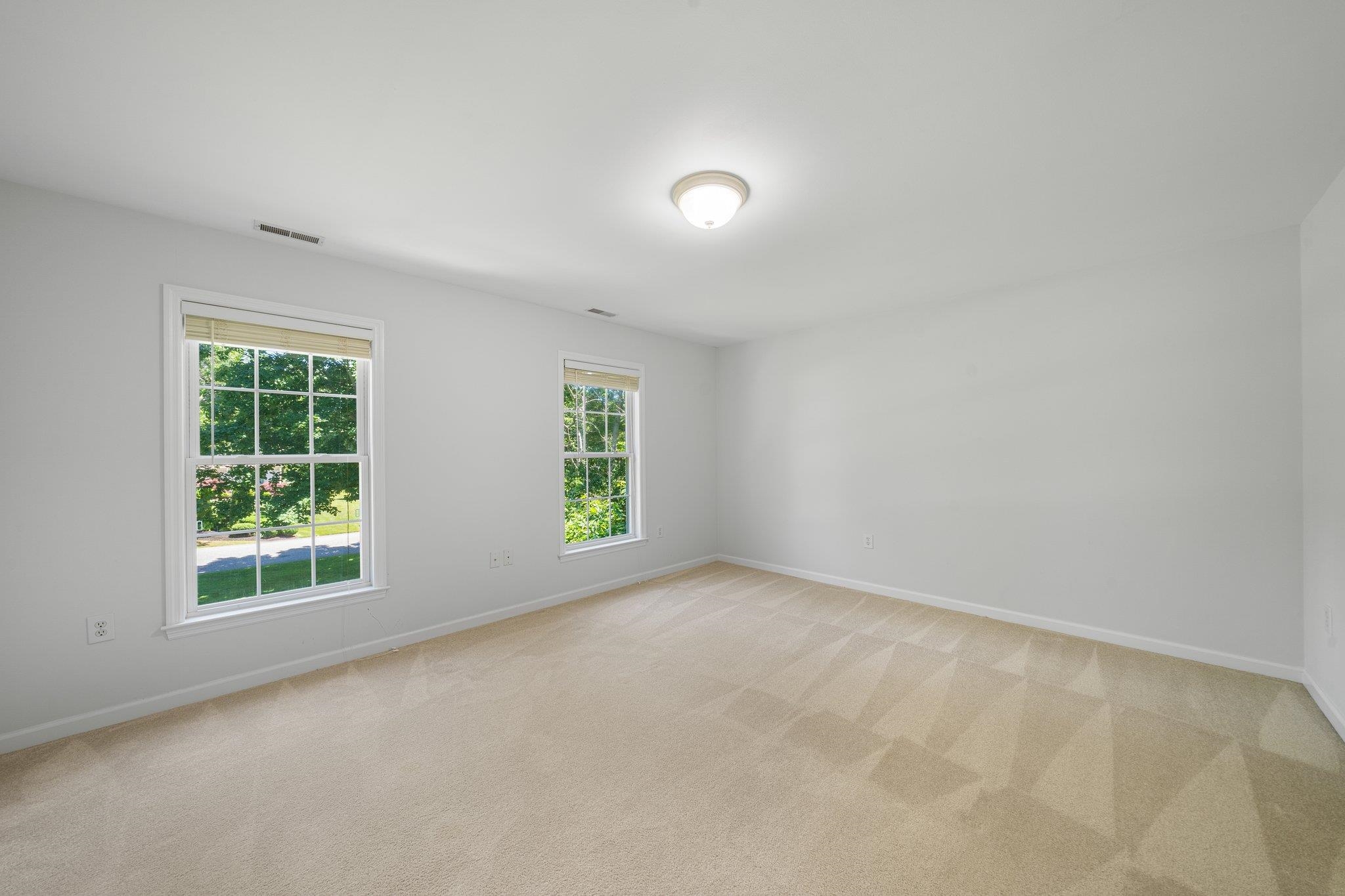 28 W Woodland Avenue
