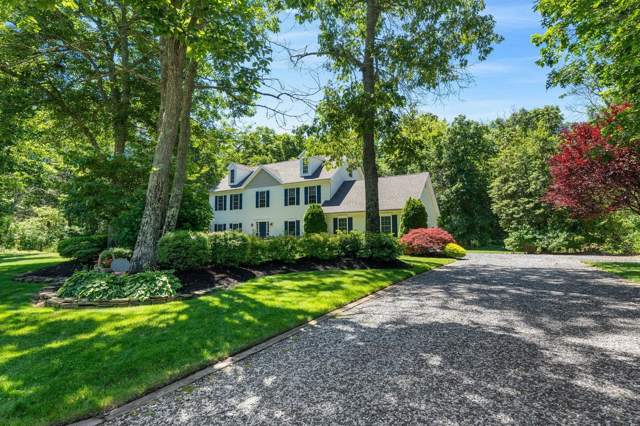 28 W Woodland Avenue