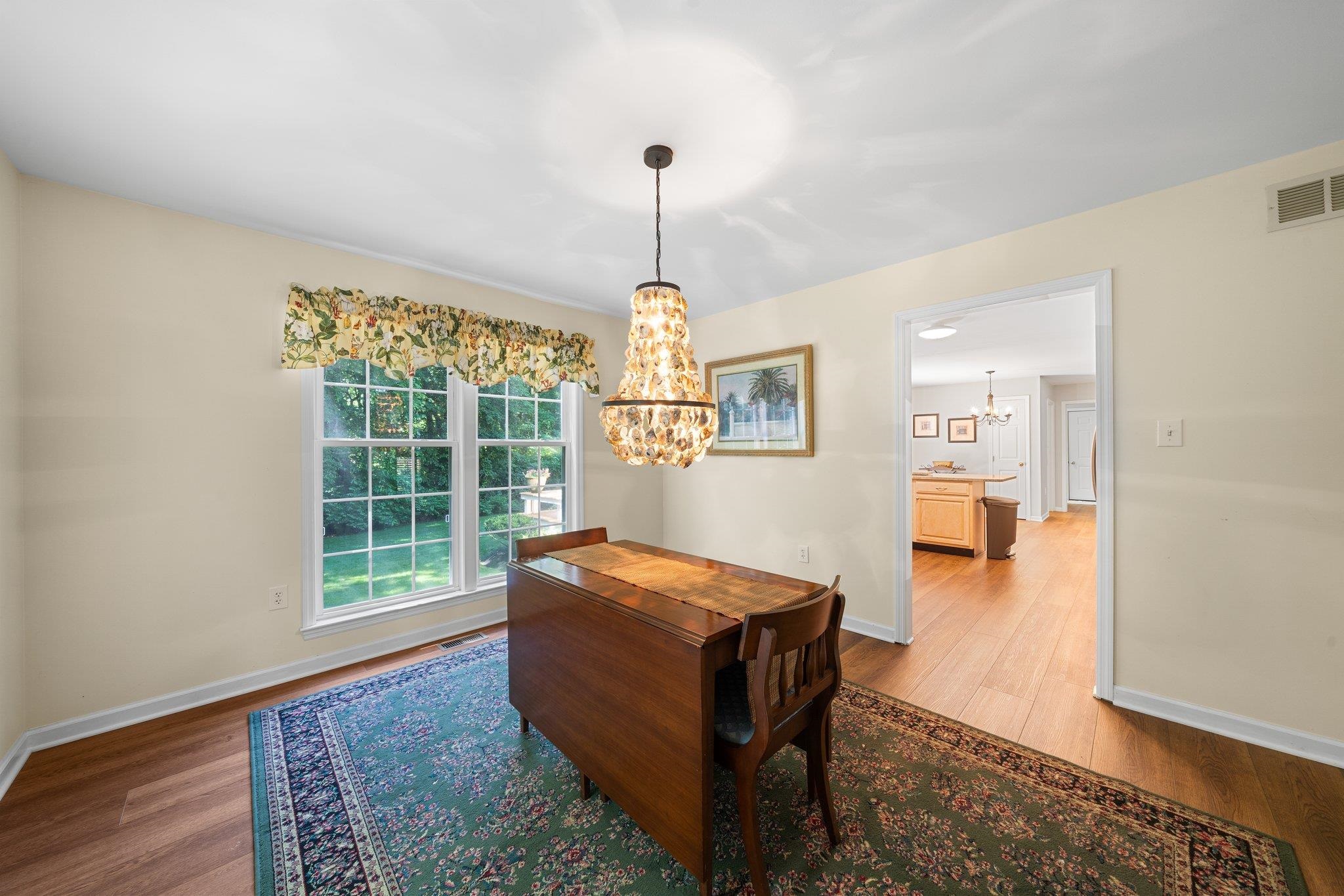 28 W Woodland Avenue