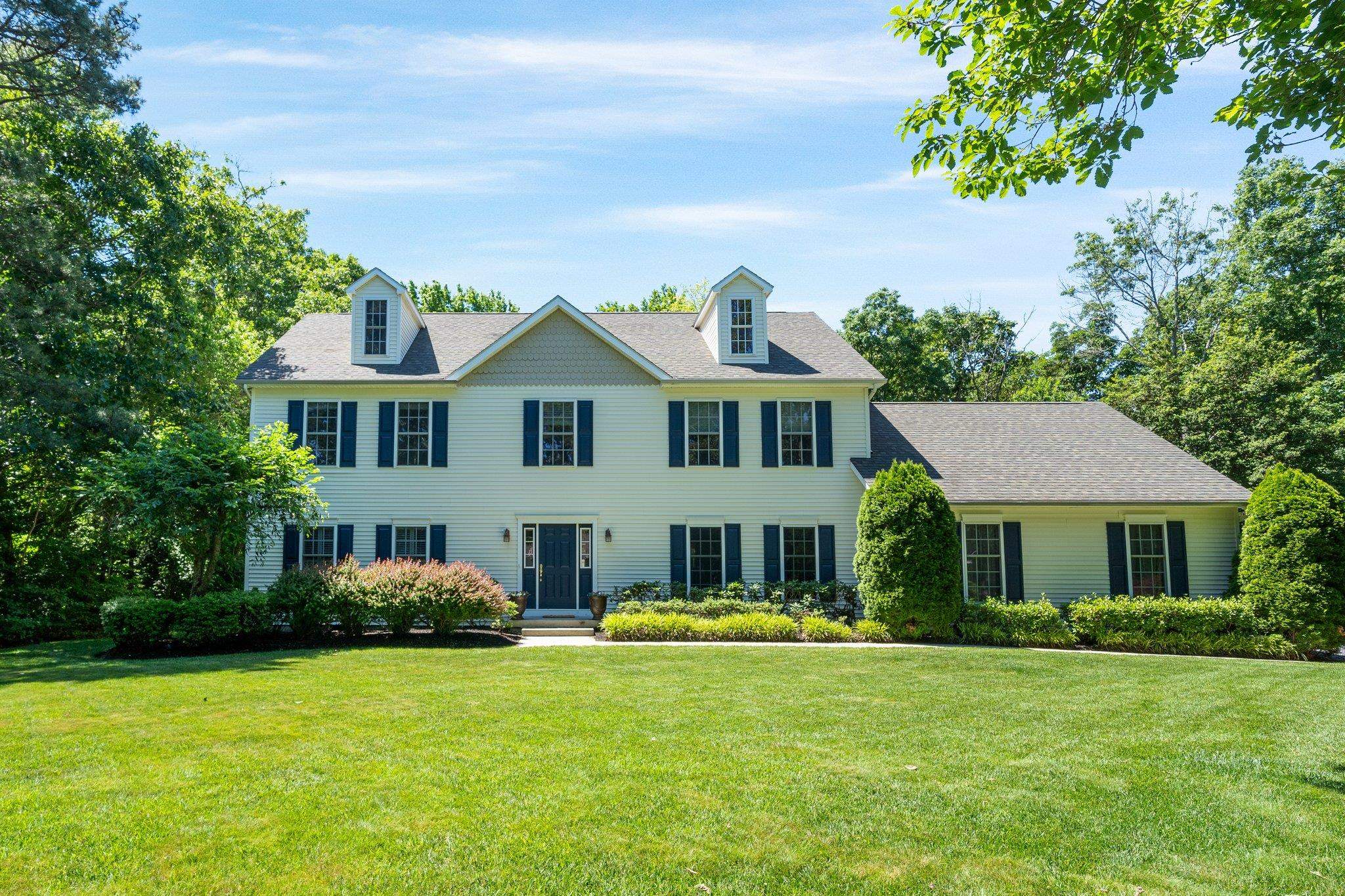 28 W Woodland Avenue
