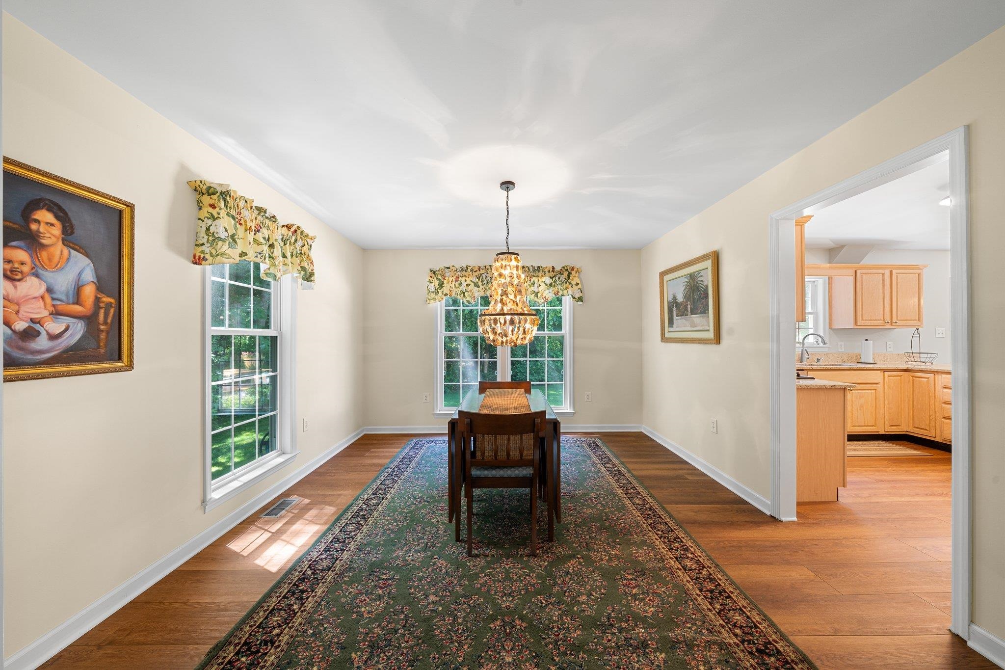 28 W Woodland Avenue