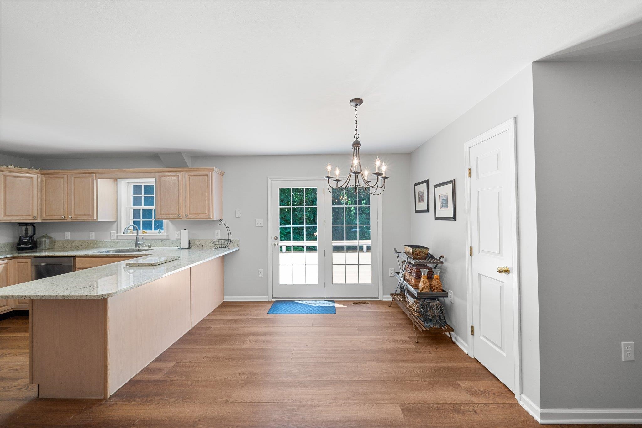 28 W Woodland Avenue
