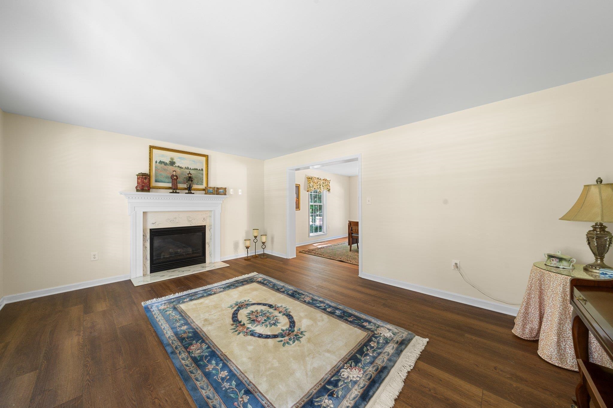 28 W Woodland Avenue