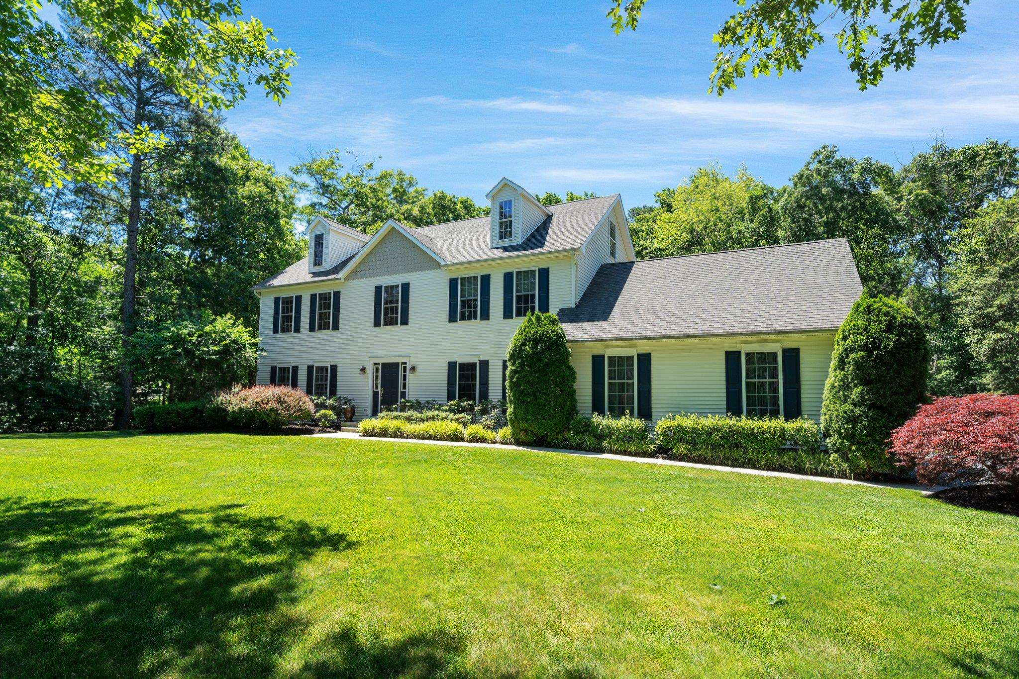 28 W Woodland Avenue