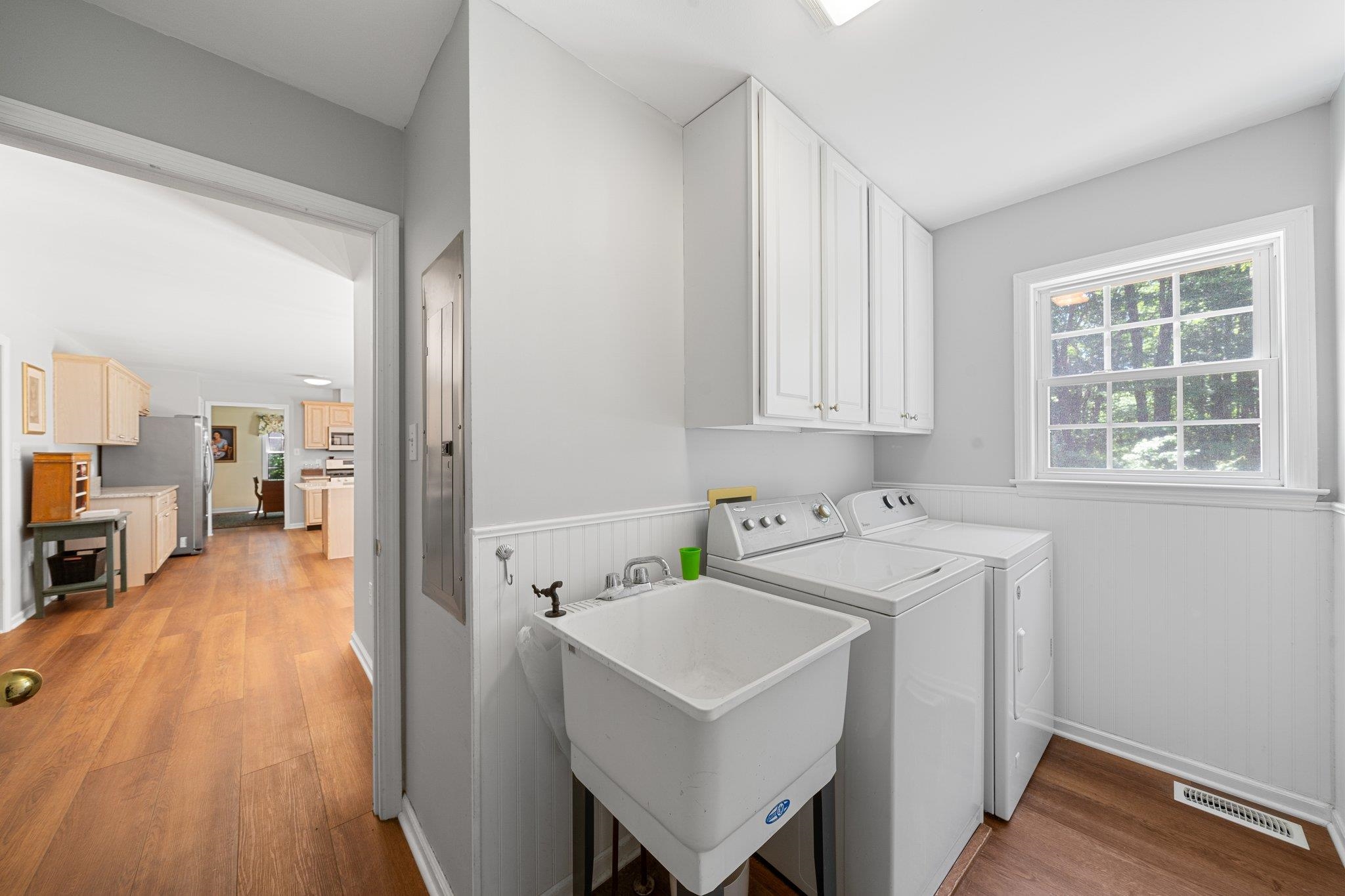 28 W Woodland Avenue