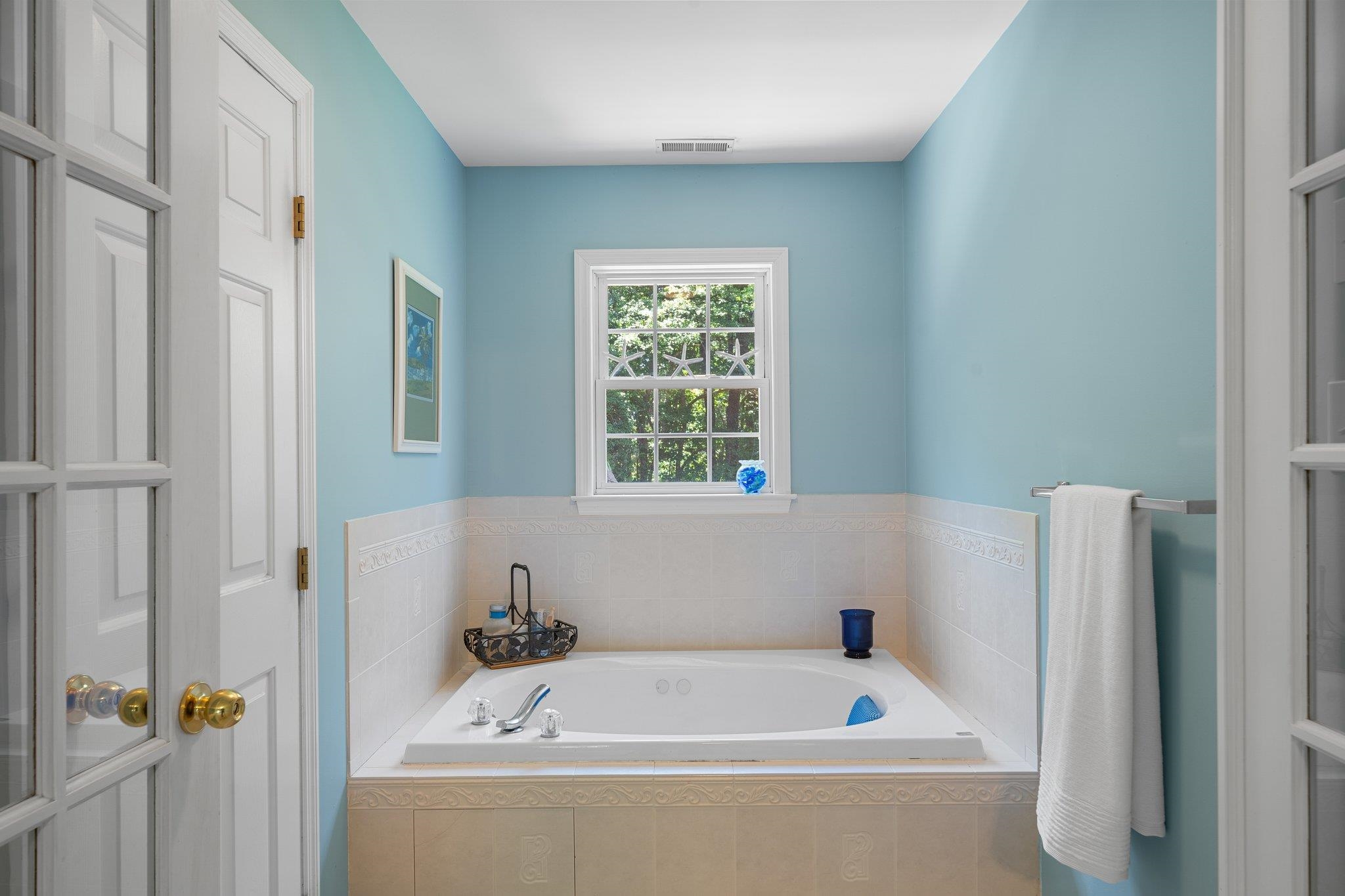 28 W Woodland Avenue