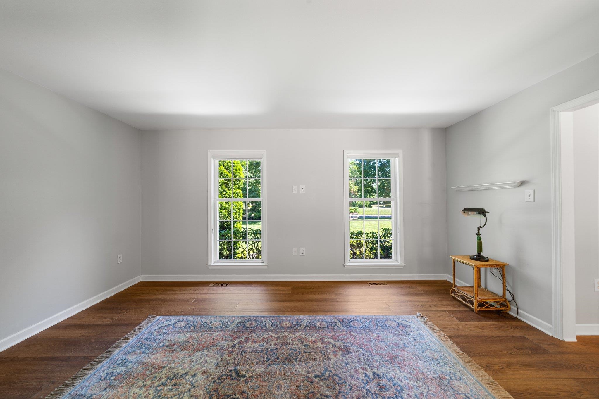 28 W Woodland Avenue