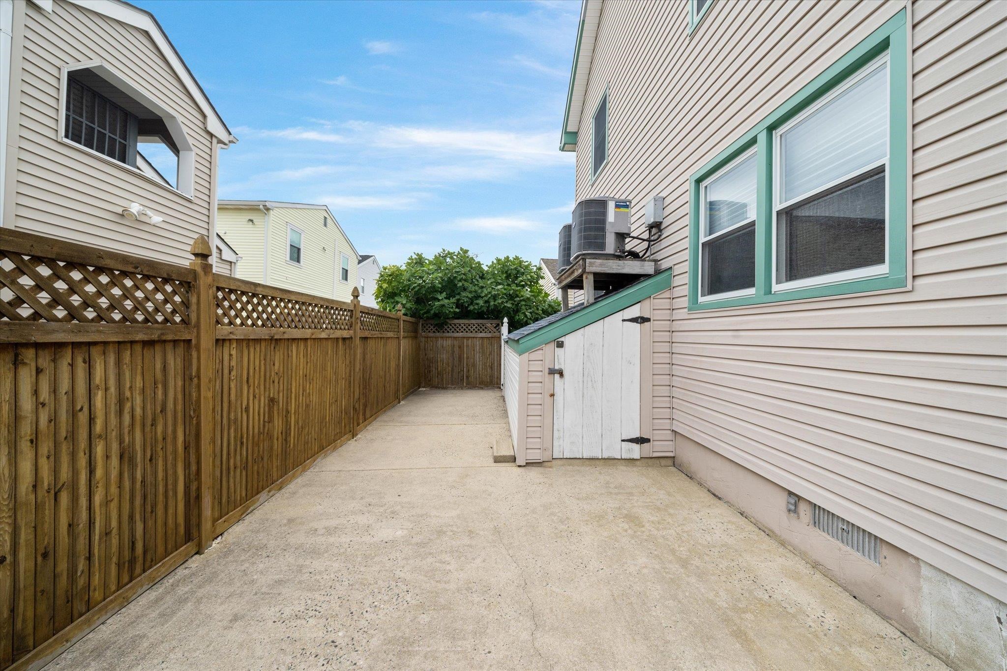 116 W Charleston Avenue