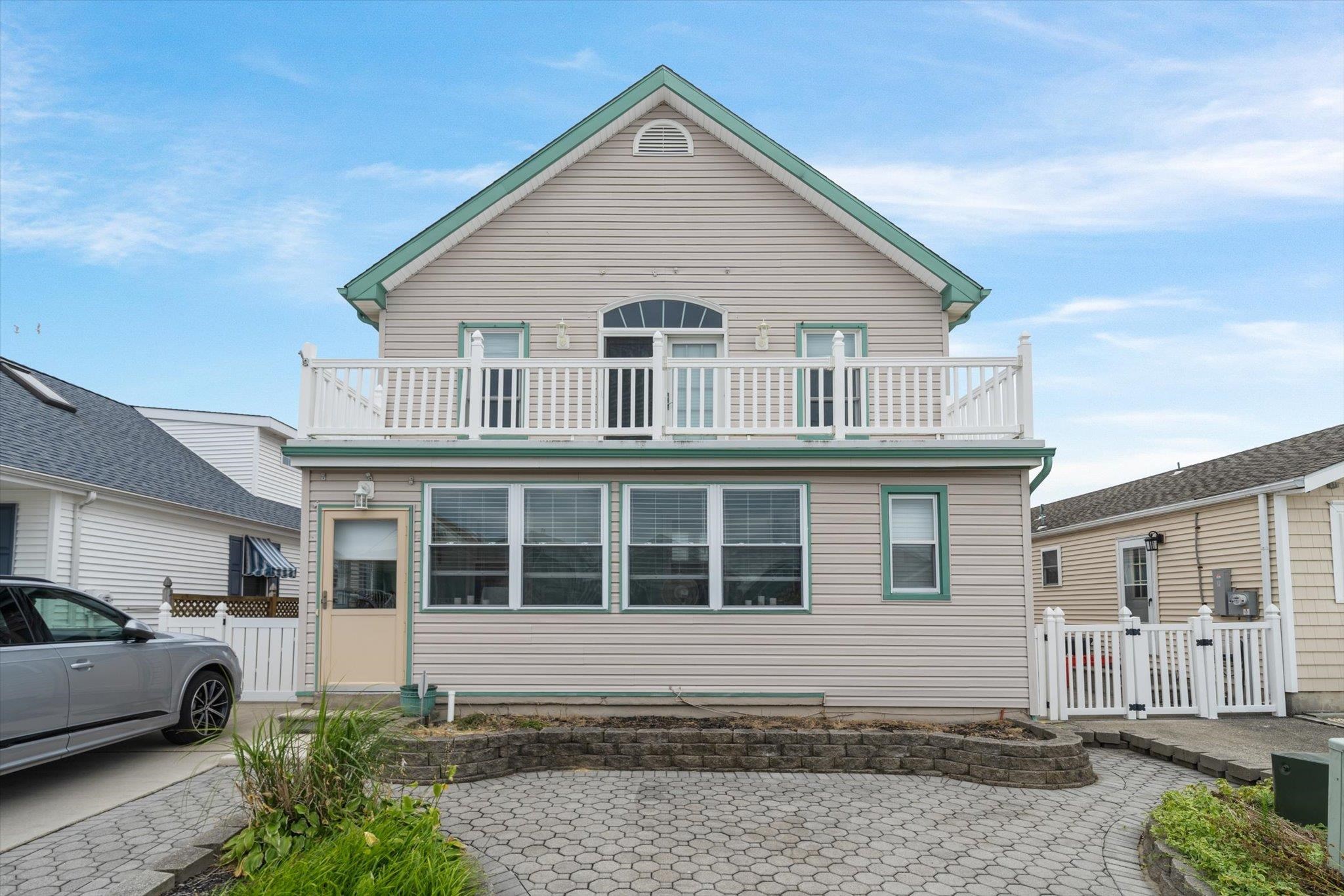 116 W Charleston Avenue