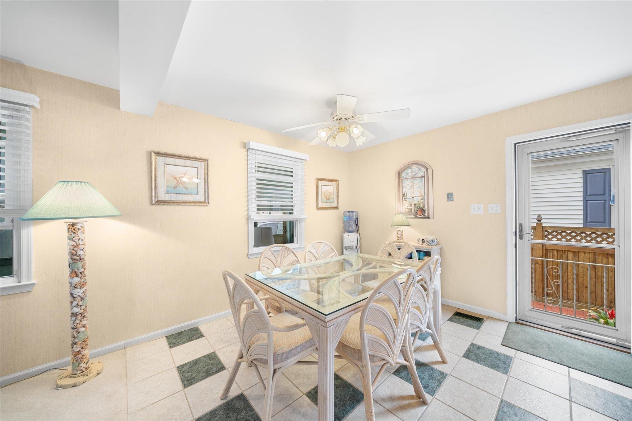 116 W Charleston Avenue