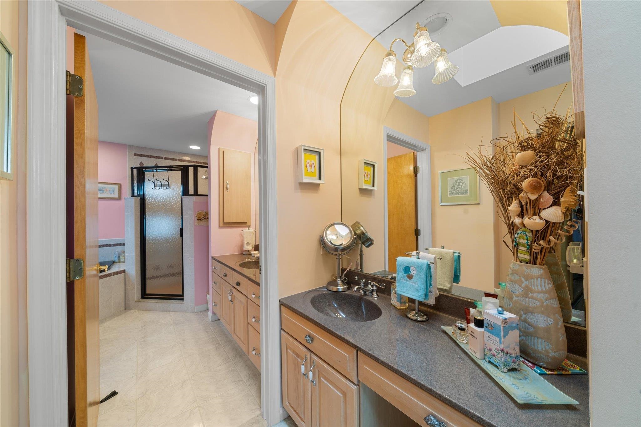 116 W Charleston Avenue