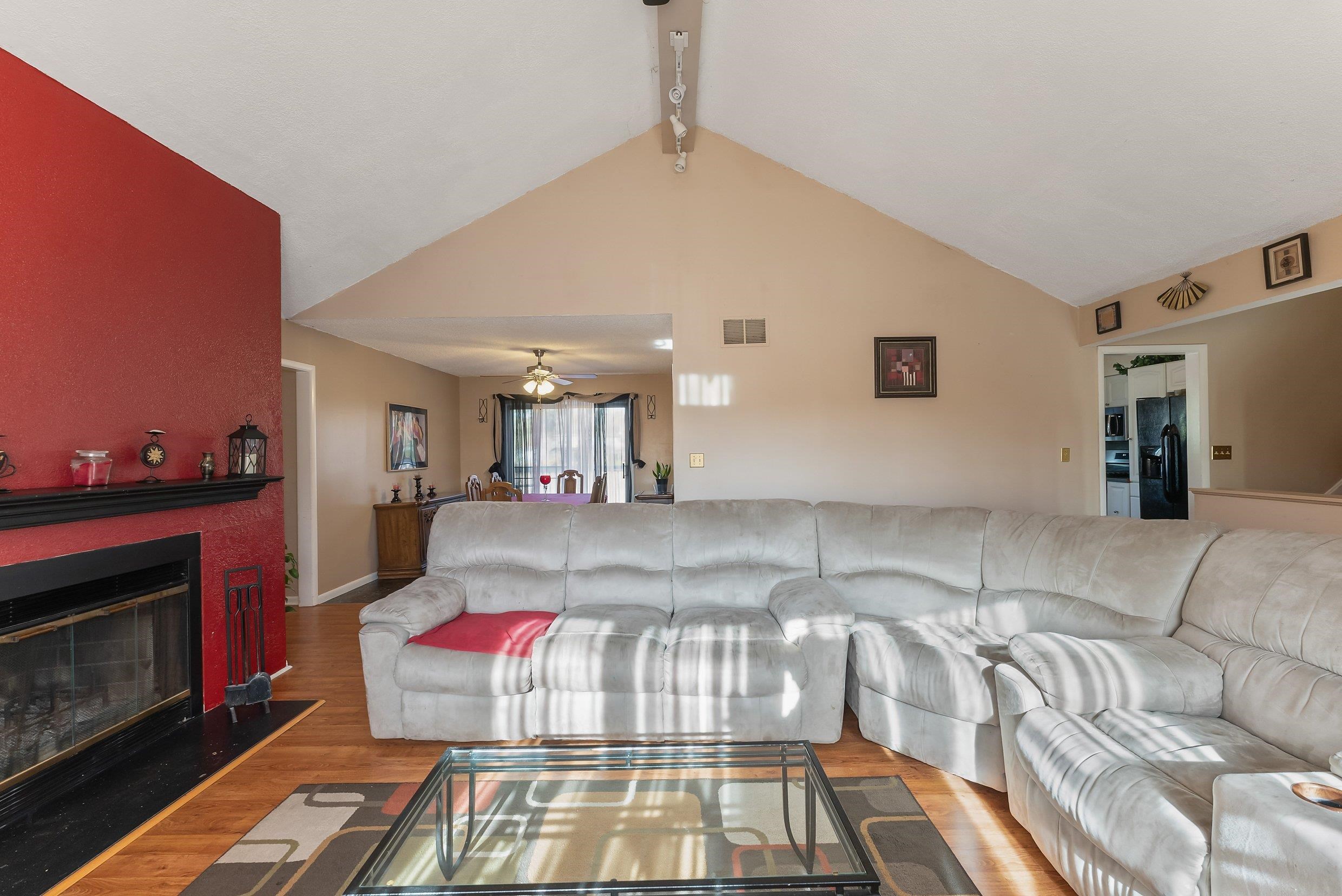 7 Meadow Creek Drive