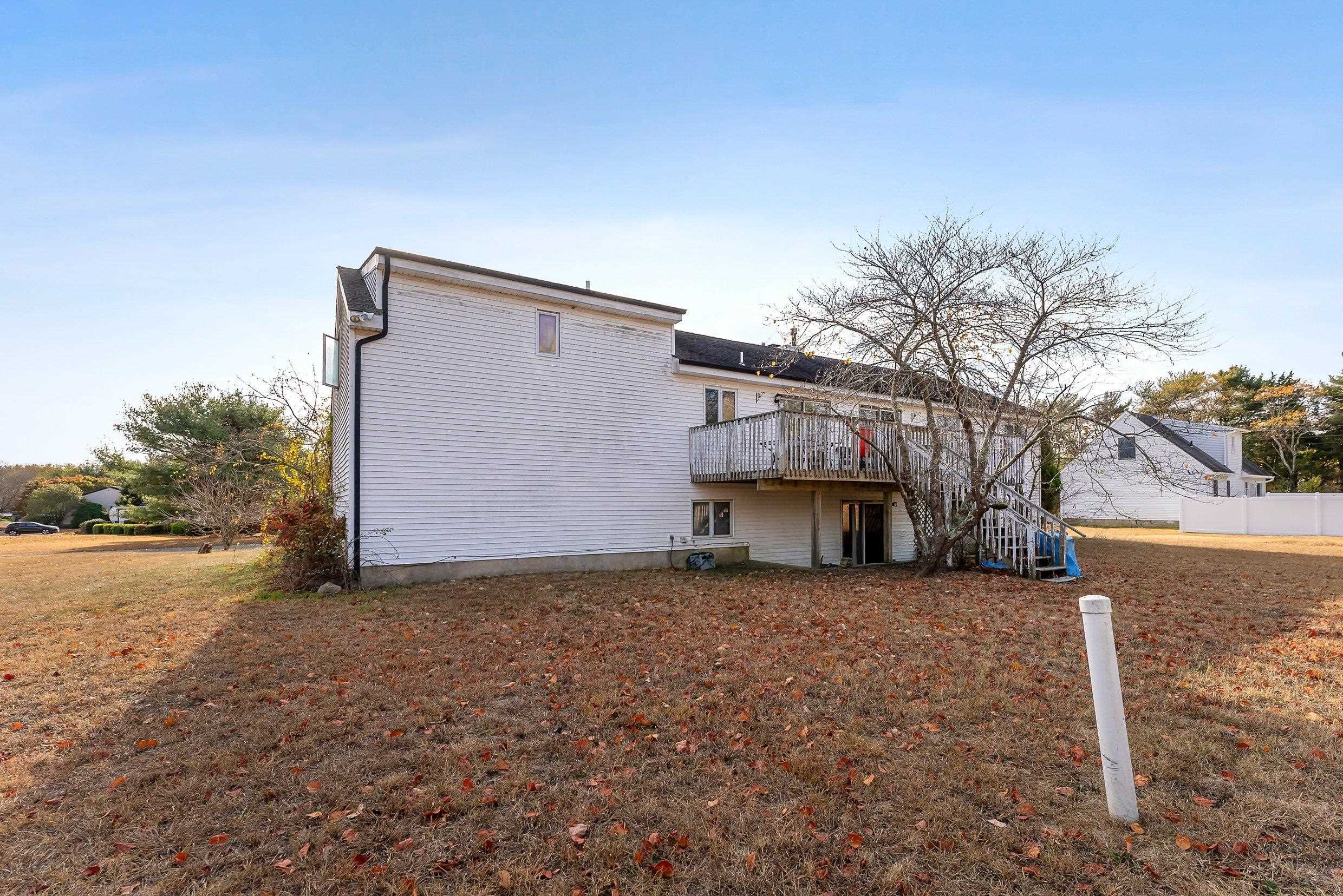 7 Meadow Creek Drive