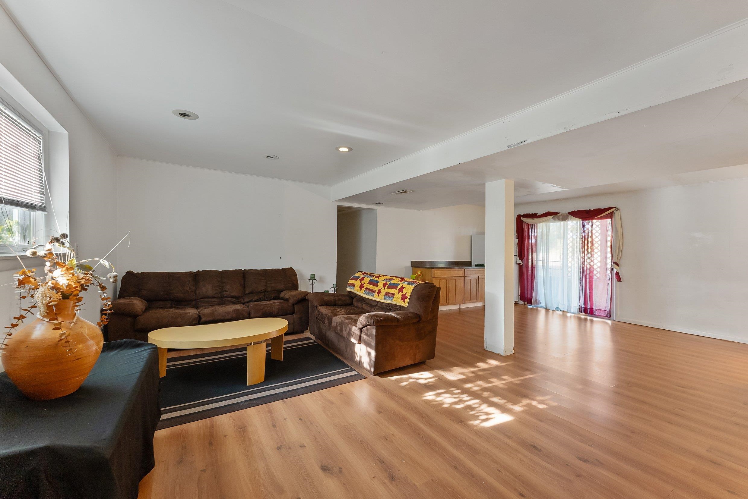 7 Meadow Creek Drive