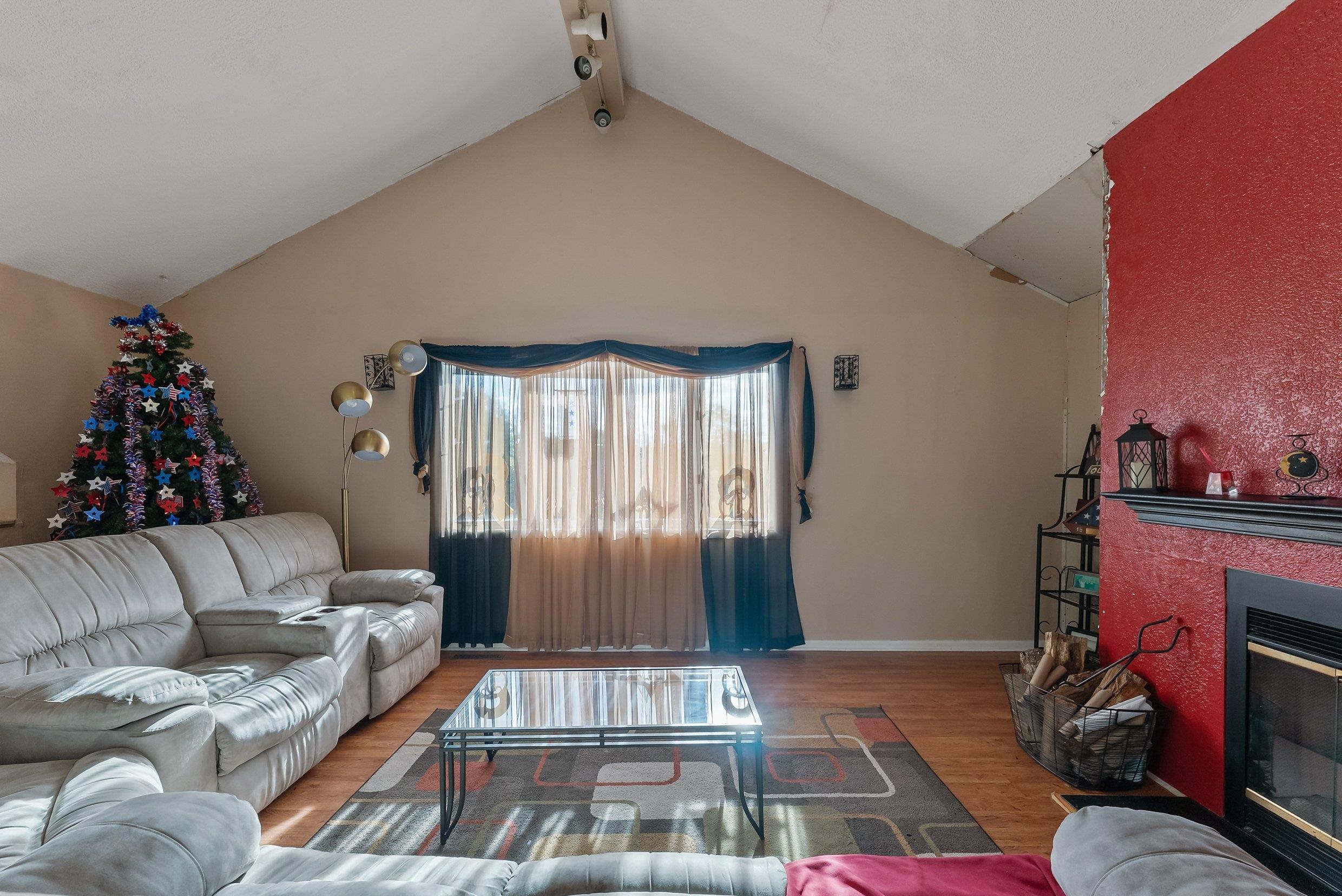 7 Meadow Creek Drive