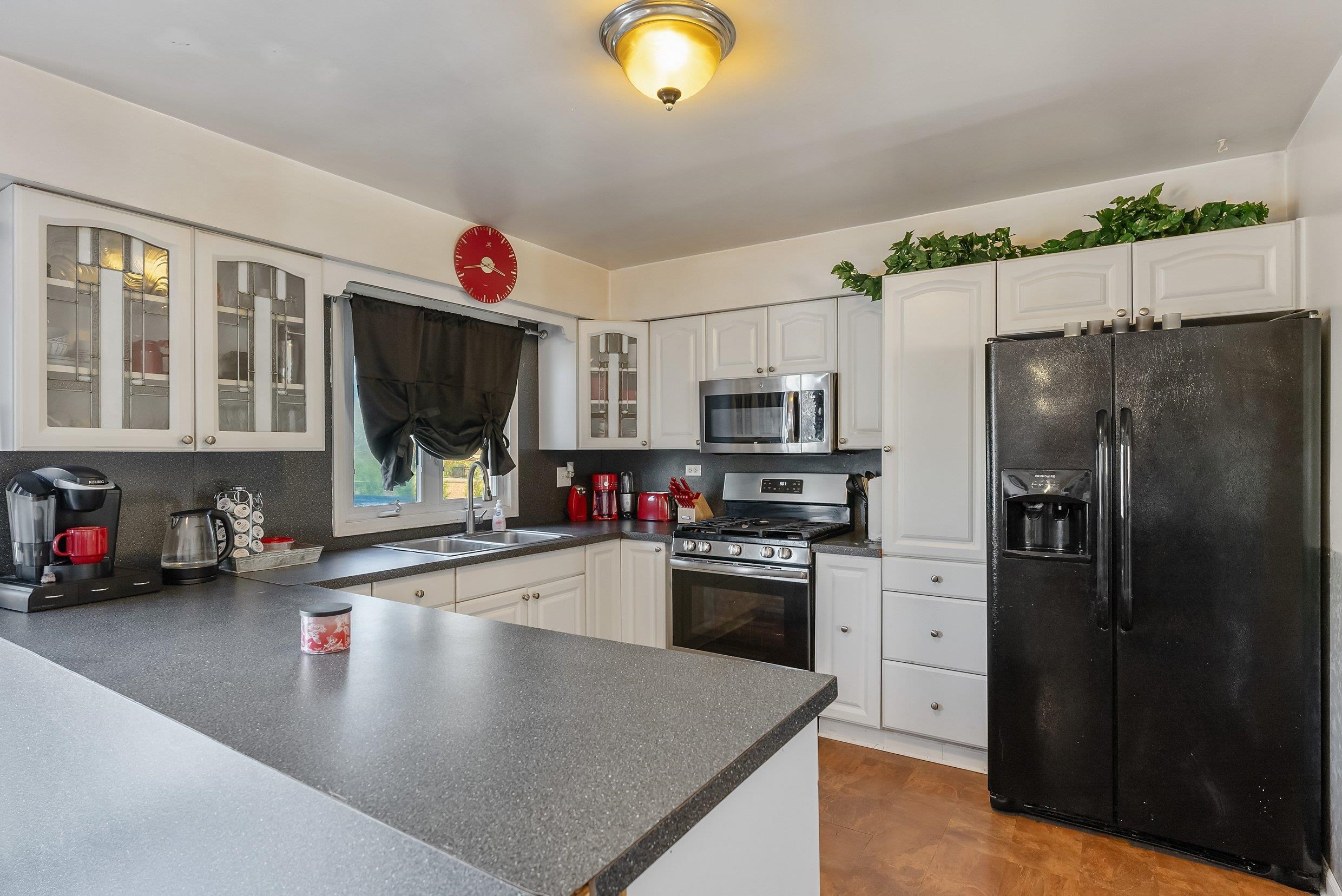 7 Meadow Creek Drive