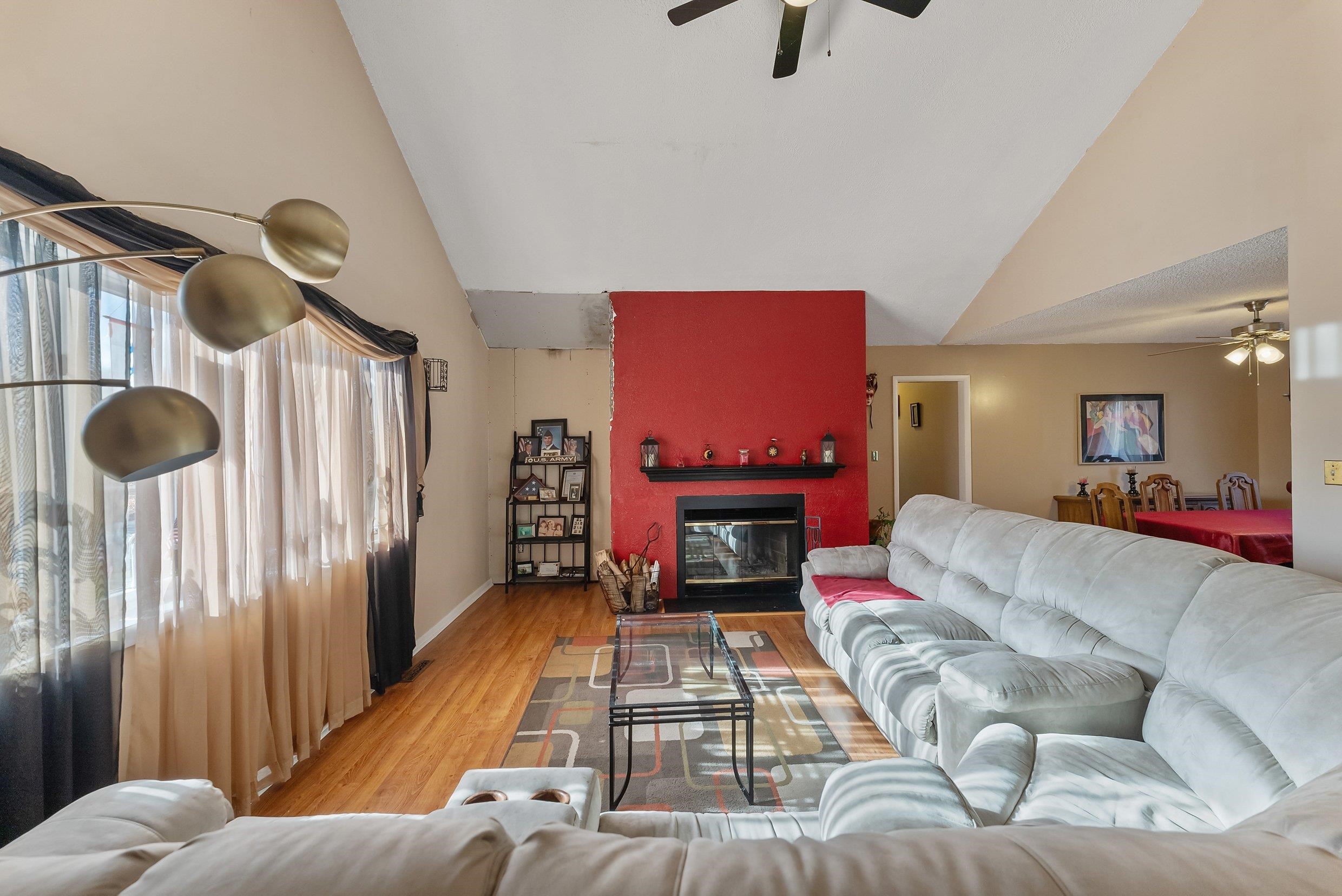 7 Meadow Creek Drive