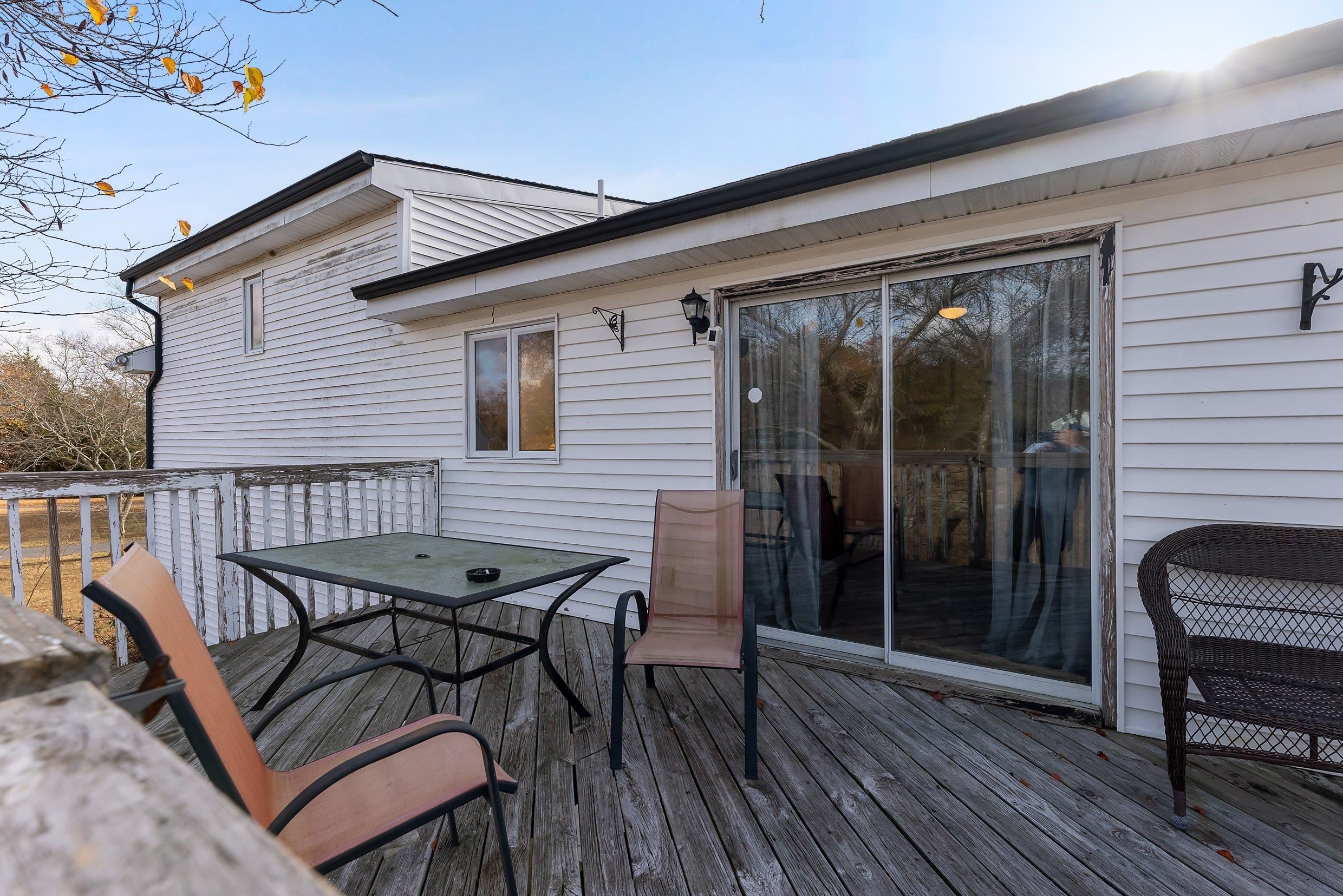 7 Meadow Creek Drive