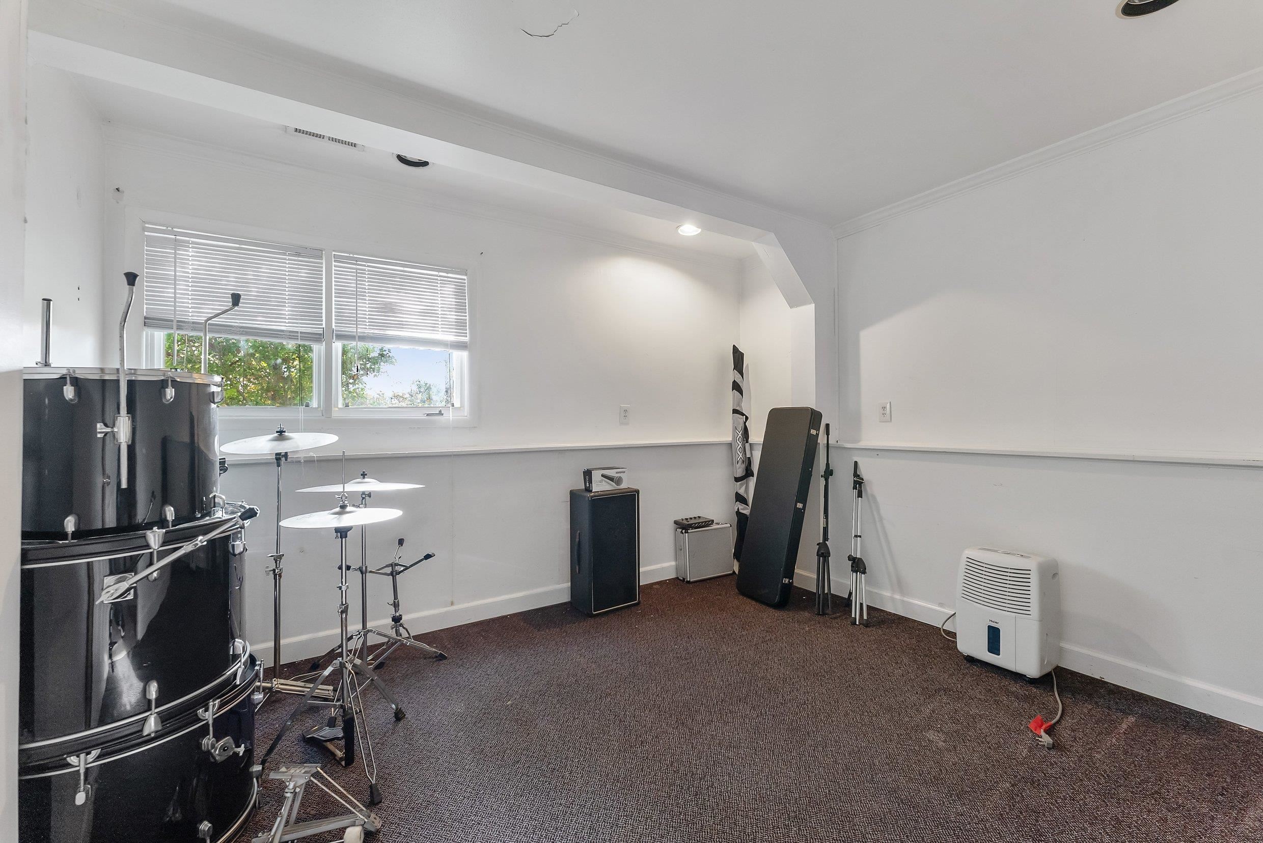 7 Meadow Creek Drive
