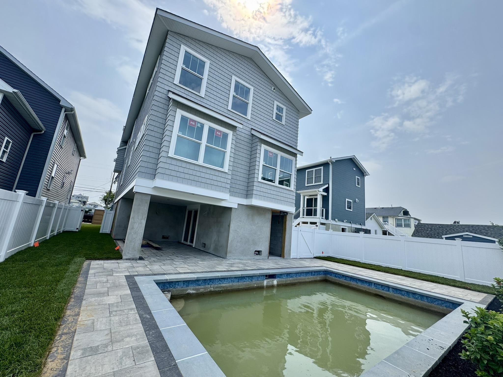 213 E 16th Avenue