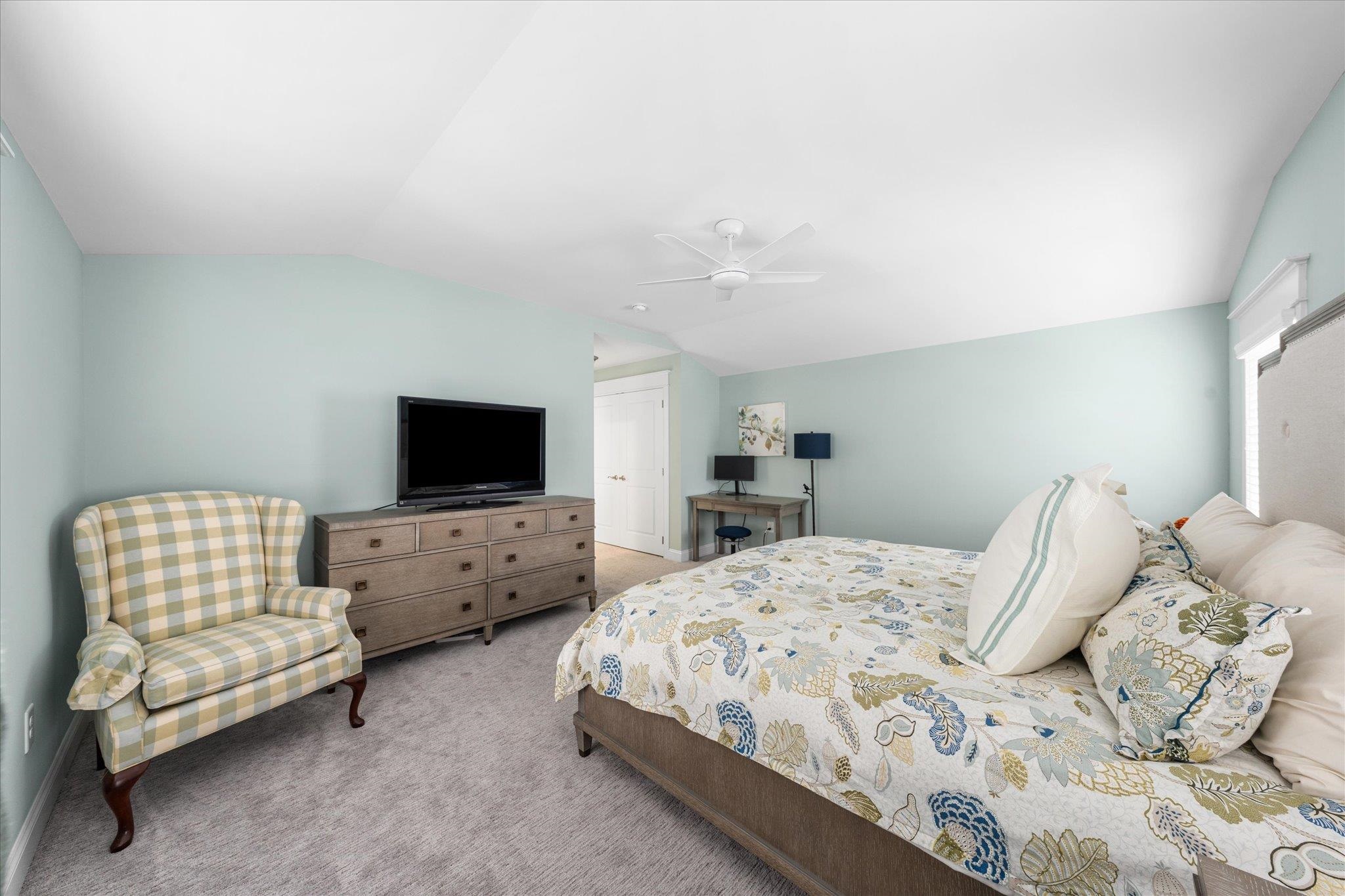 223 24th Street Unit: 223