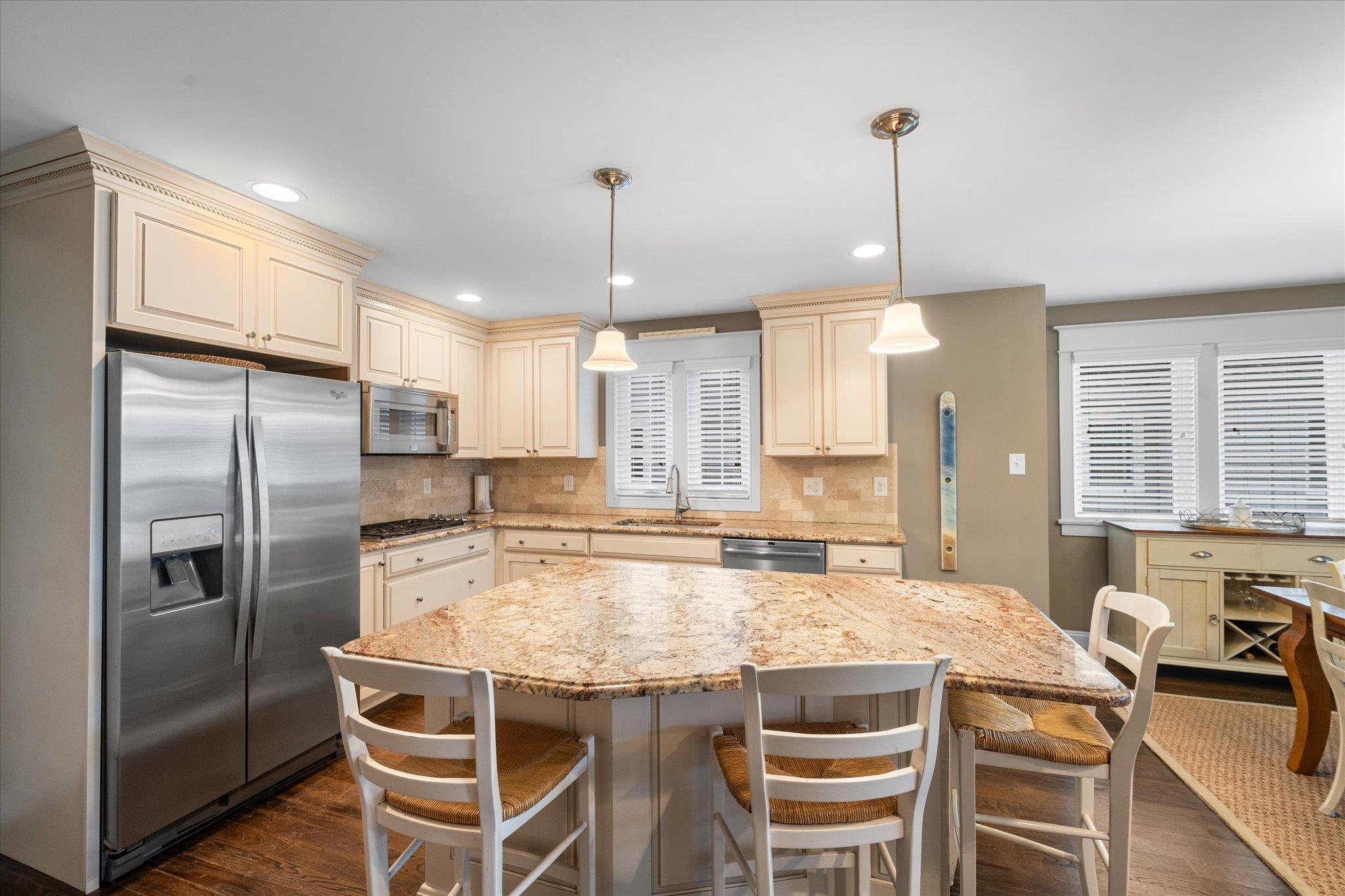 223 24th Street Unit: 223