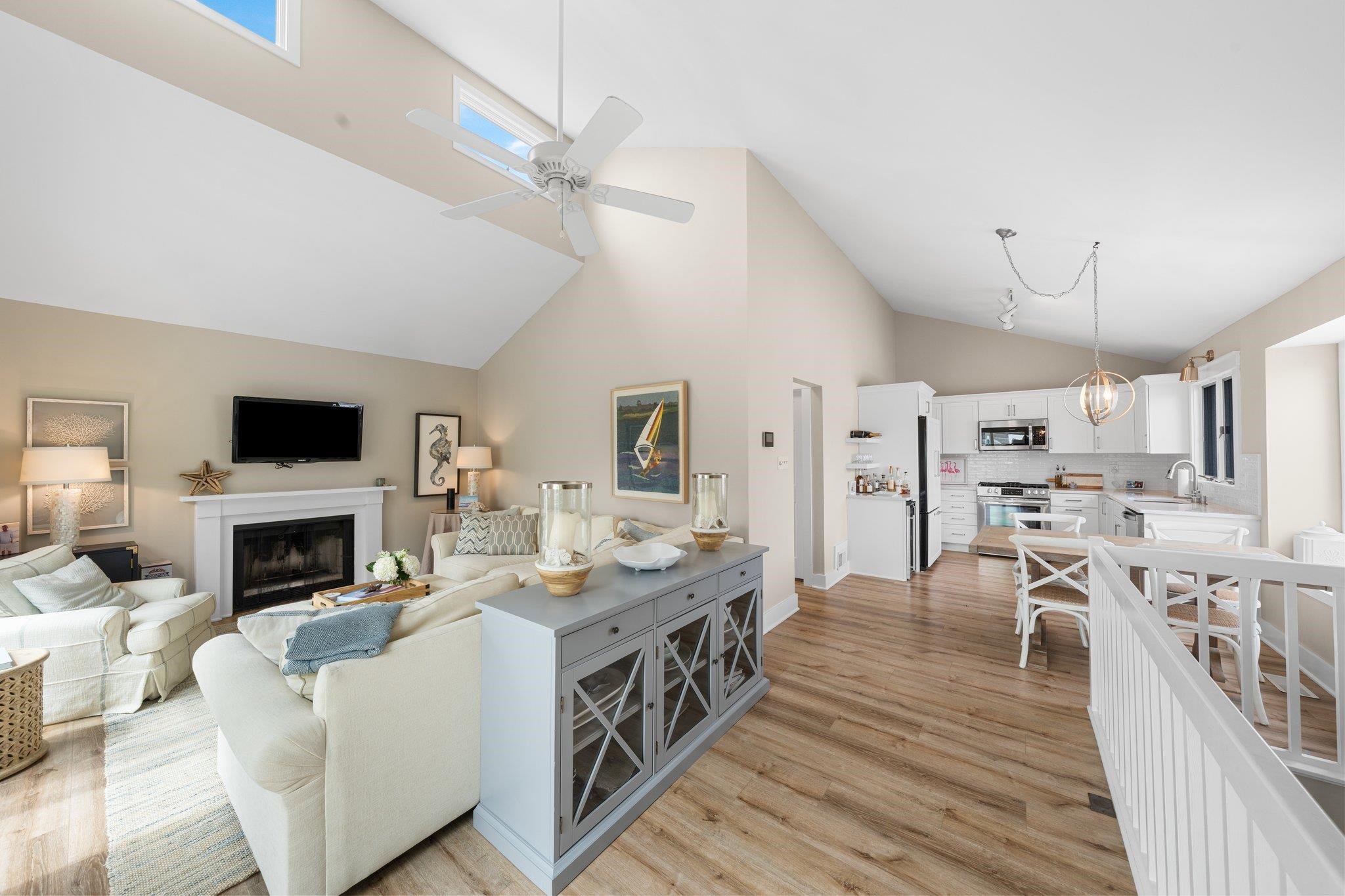 255 117th Street Unit: 2