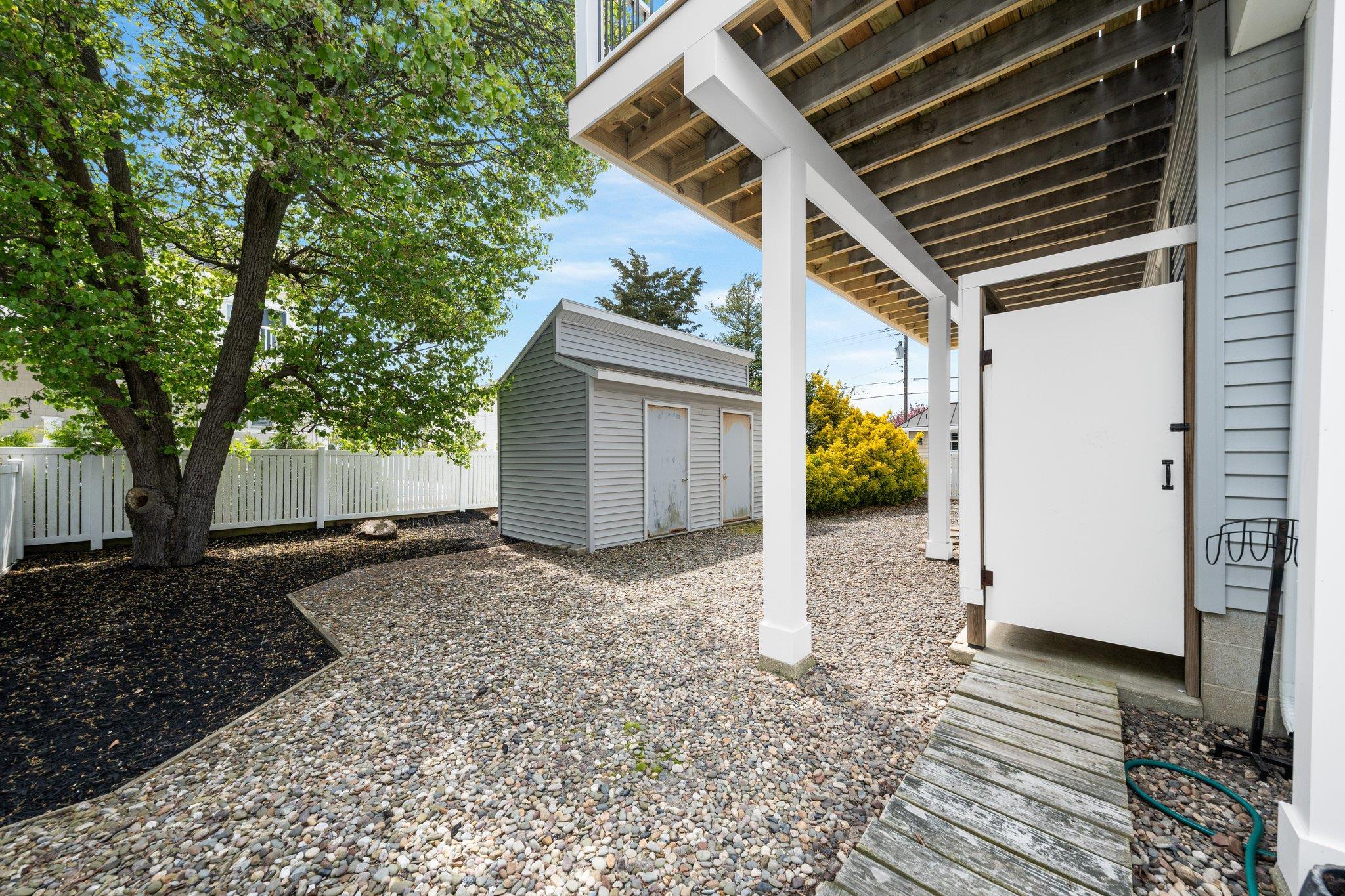 255 117th Street Unit: 2