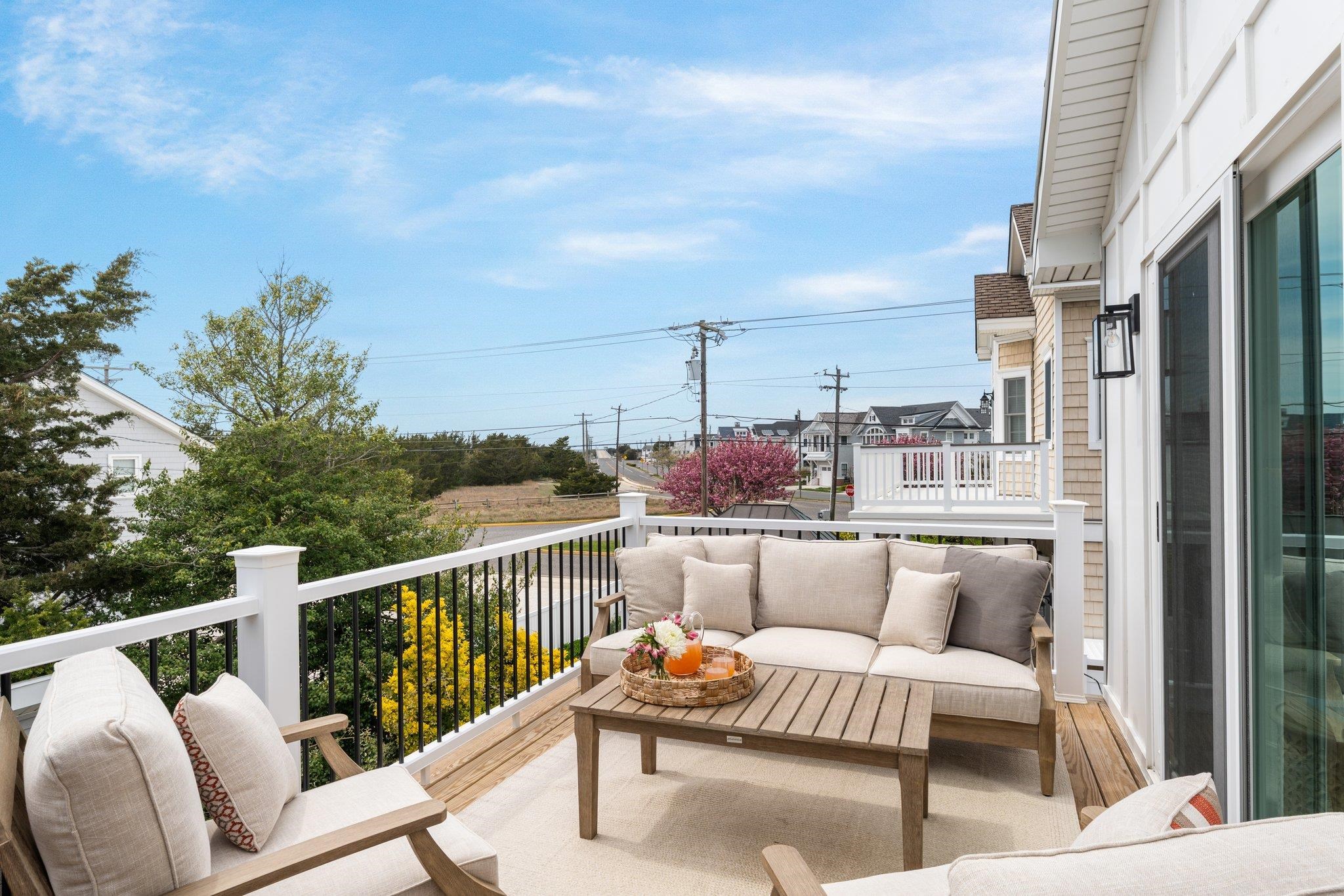 255 117th Street Unit: 2